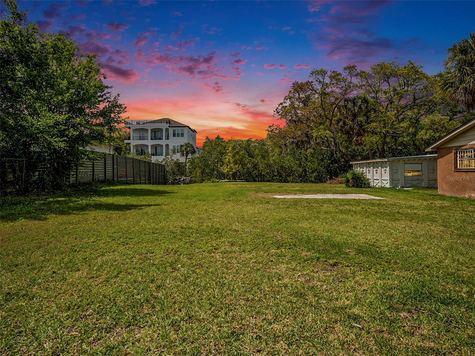 7406 BAY DR, TAMPA, FL — photo 2