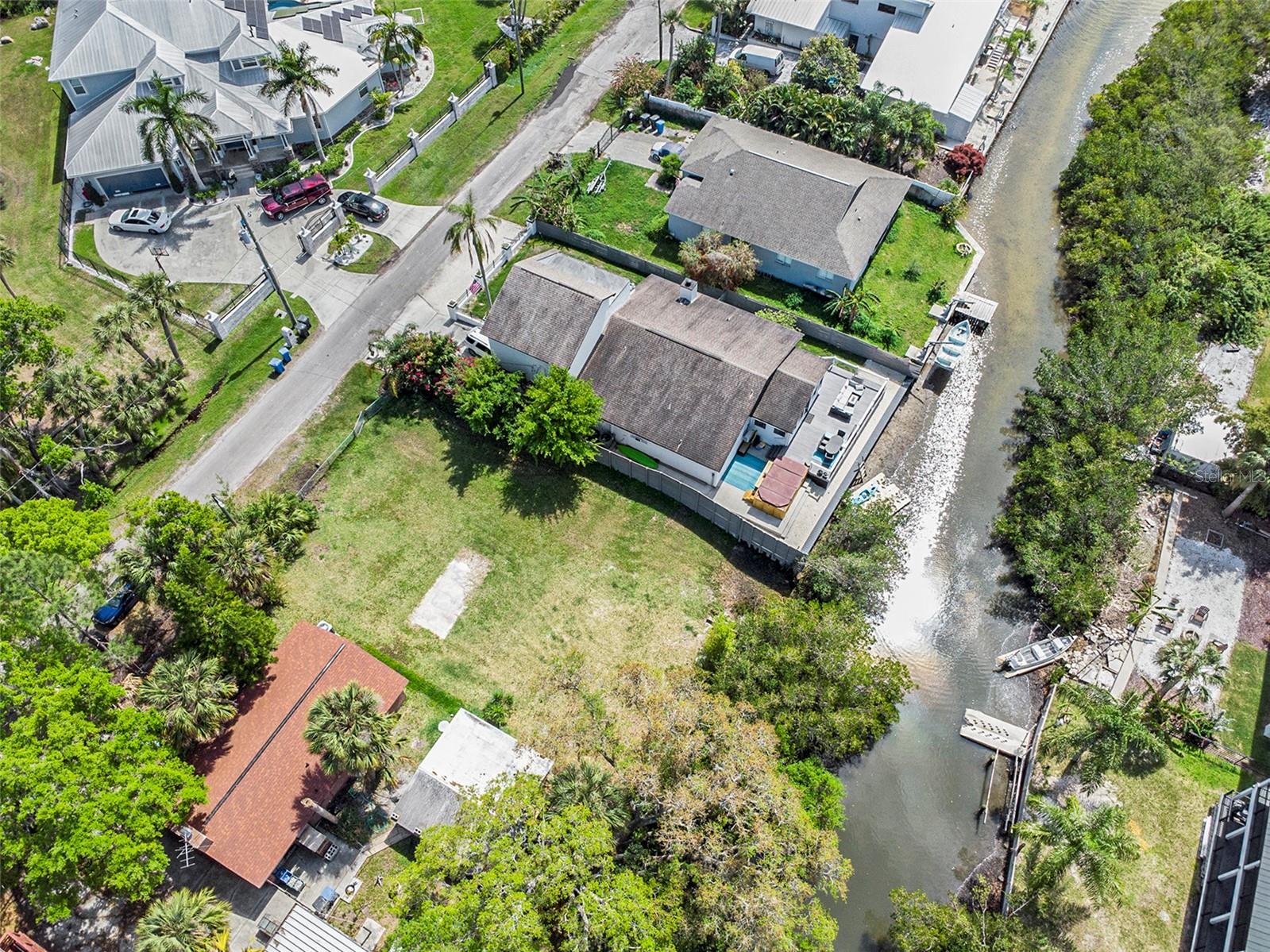 7406 BAY DR, TAMPA, FL — photo 7