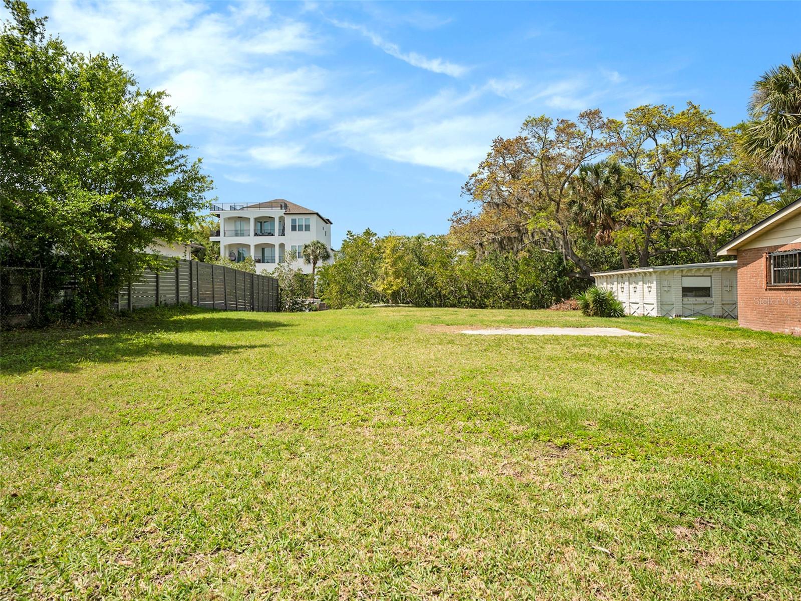 7406 BAY DR, TAMPA, FL — photo 8