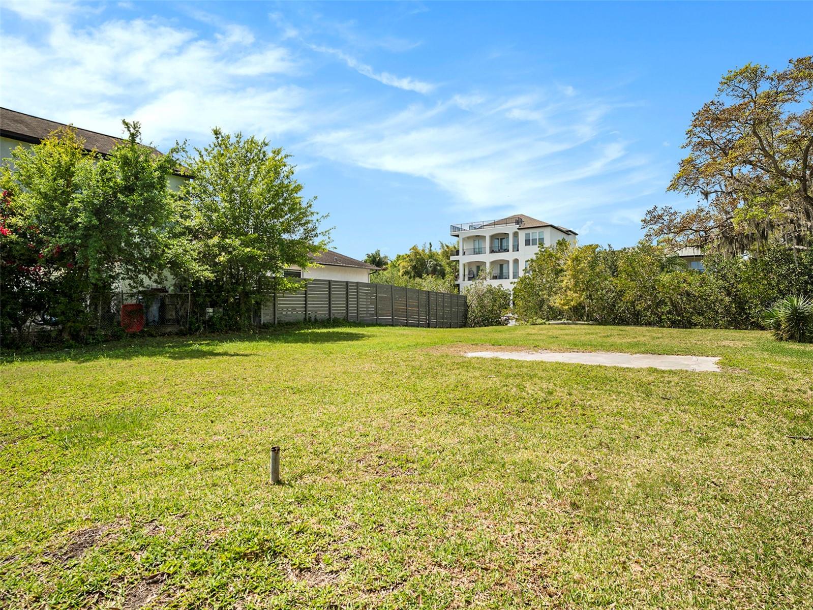7406 BAY DR, TAMPA, FL — photo 9