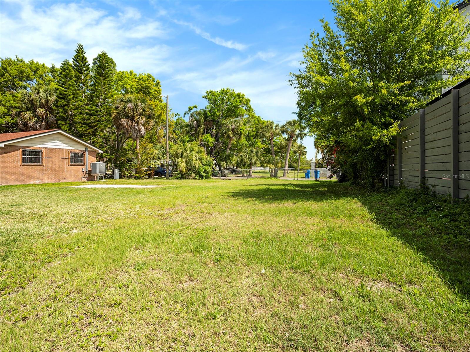 7406 BAY DR, TAMPA, FL — photo 12