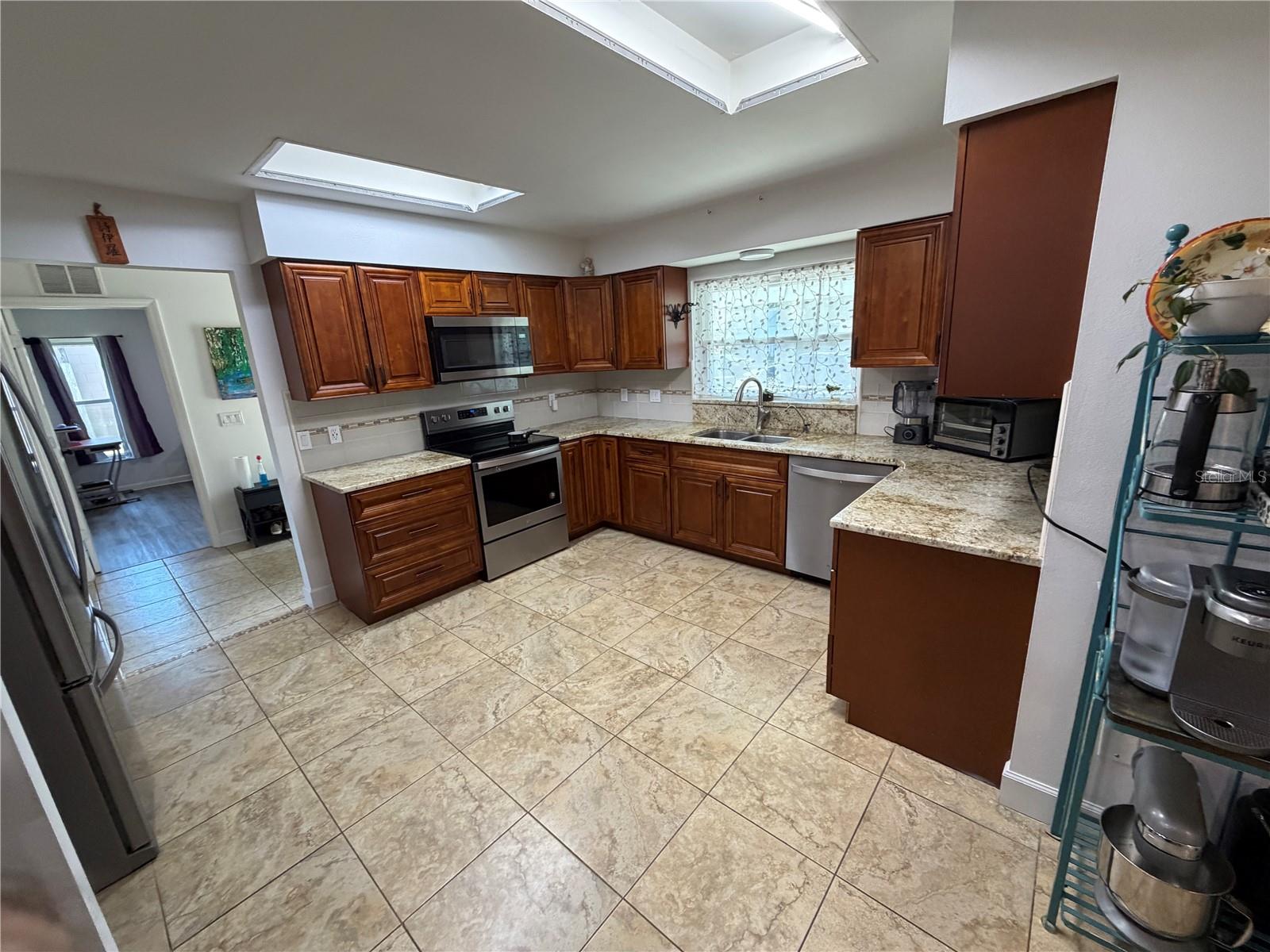 17512 BRANDYWINE DR, LUTZ, FL — photo 9