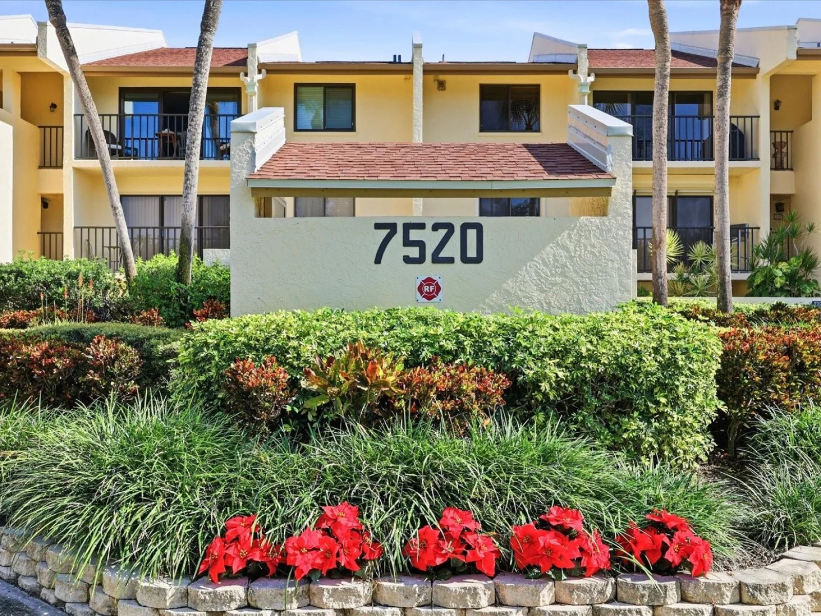 7520 SUNSHINE SKYWAY LN S #T19, ST PETERSBURG, FL — photo 56