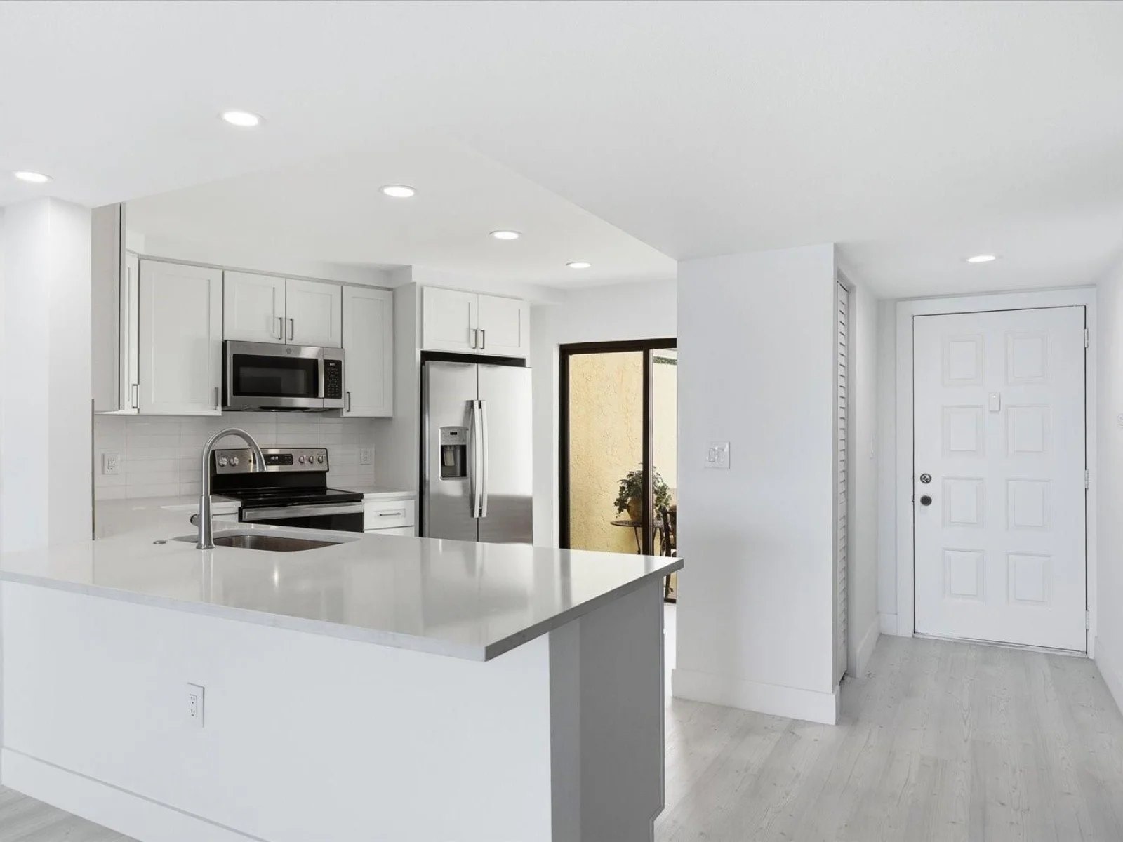 7520 SUNSHINE SKYWAY LN S #T19, ST PETERSBURG, FL — photo 25
