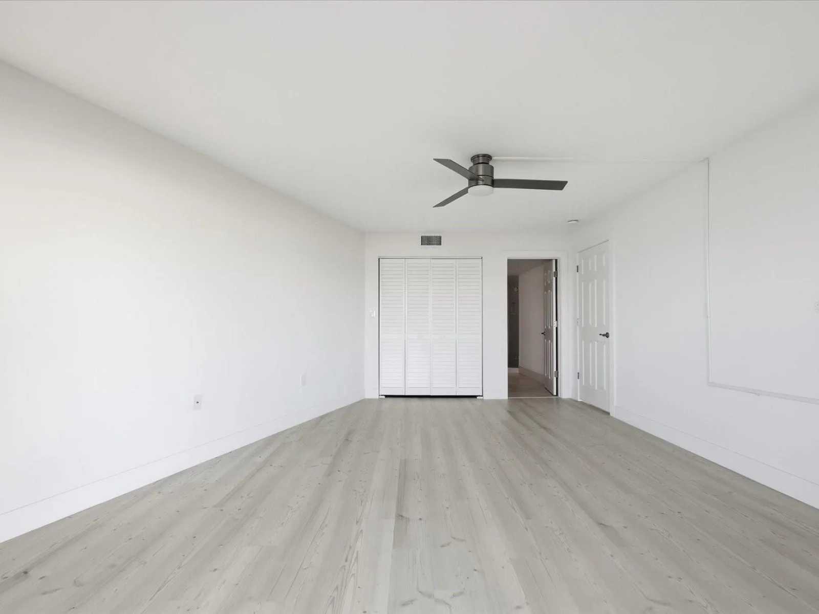 7520 SUNSHINE SKYWAY LN S #T19, ST PETERSBURG, FL — photo 37