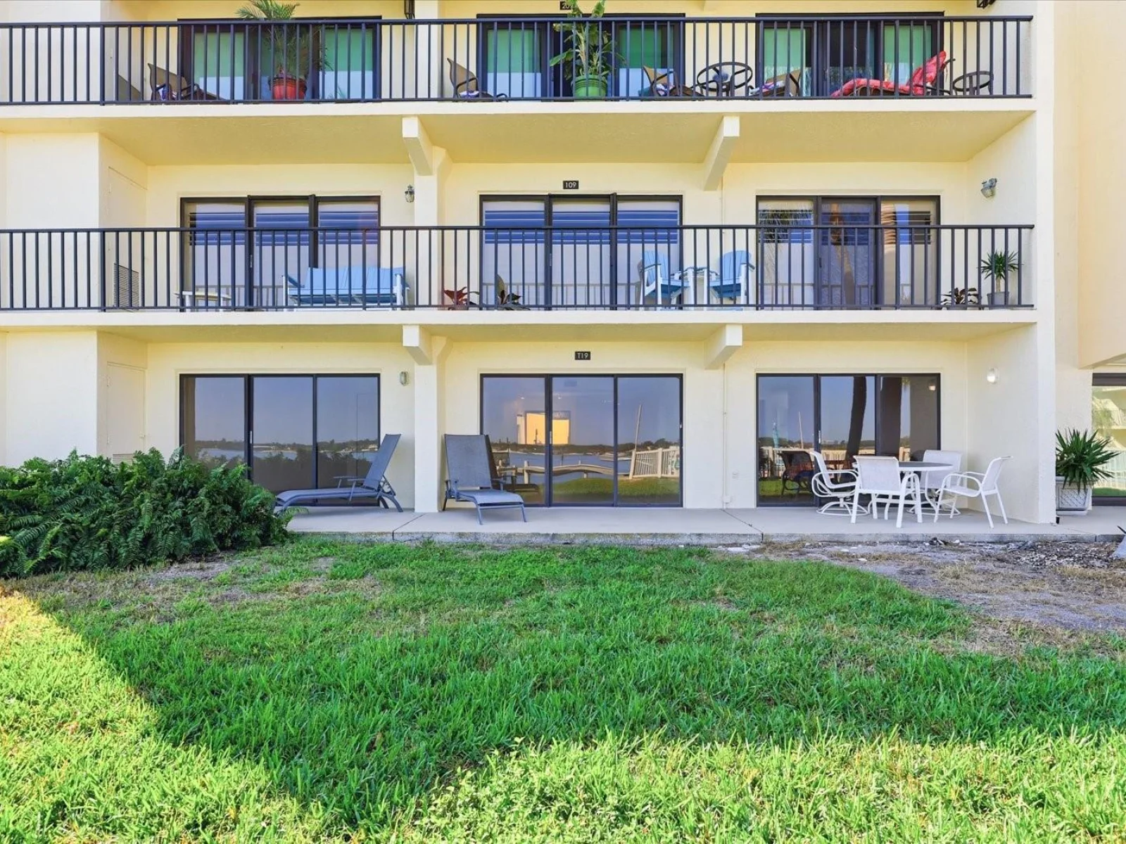 7520 SUNSHINE SKYWAY LN S #T19, ST PETERSBURG, FL — photo 43