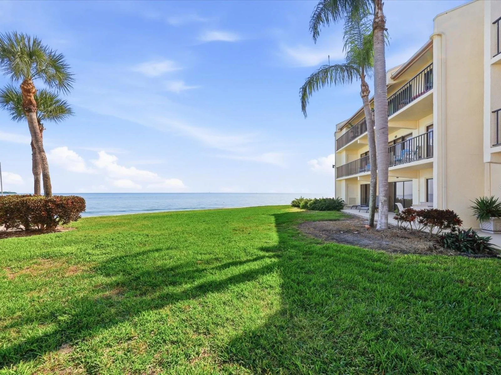 7520 SUNSHINE SKYWAY LN S #T19, ST PETERSBURG, FL — photo 45