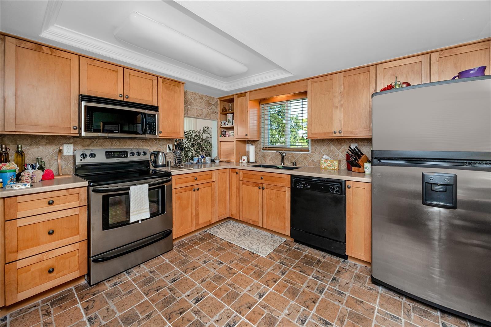 2737 ENTERPRISE RD E #112, CLEARWATER, FL — photo 12