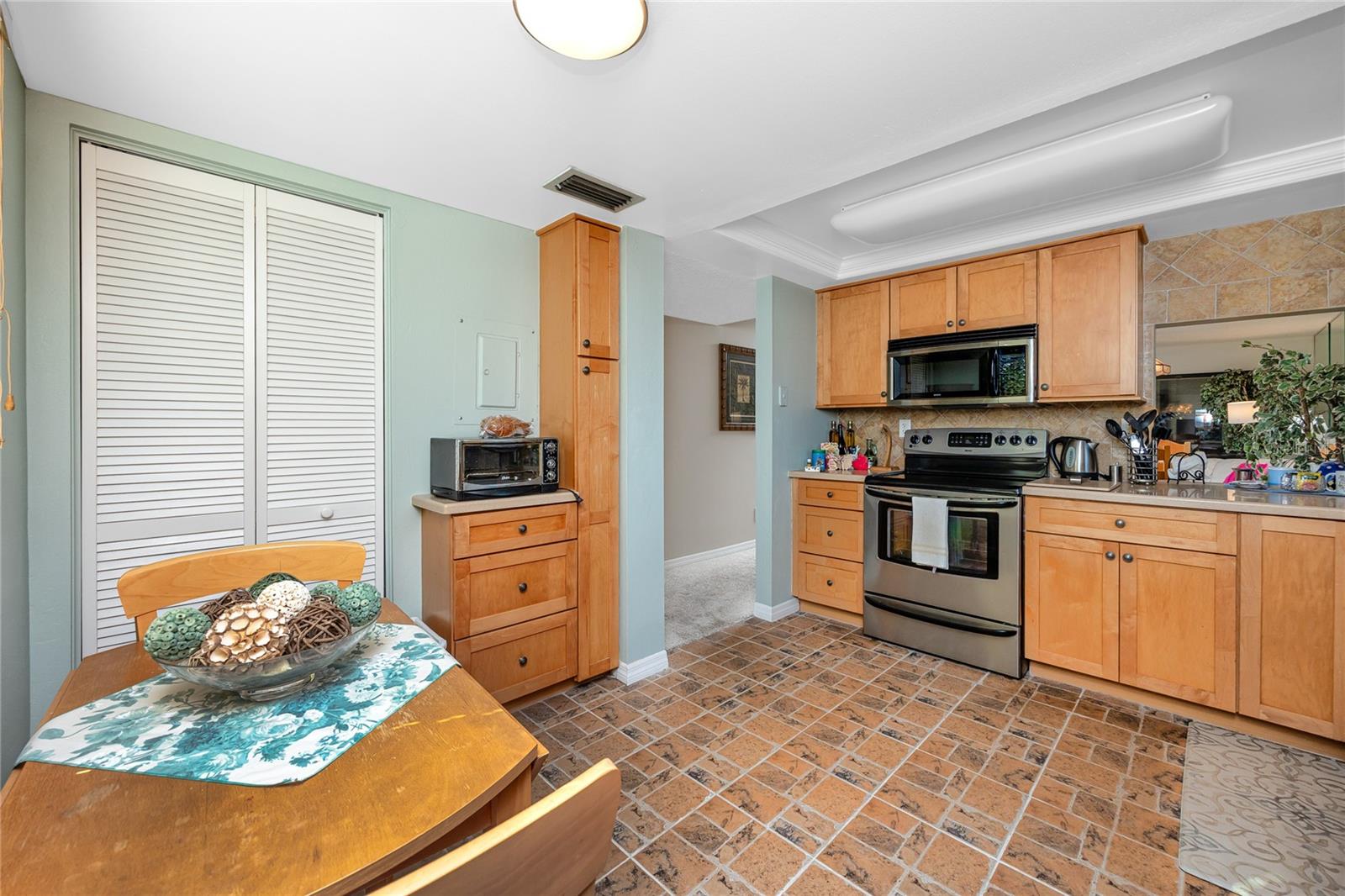 2737 ENTERPRISE RD E #112, CLEARWATER, FL — photo 14