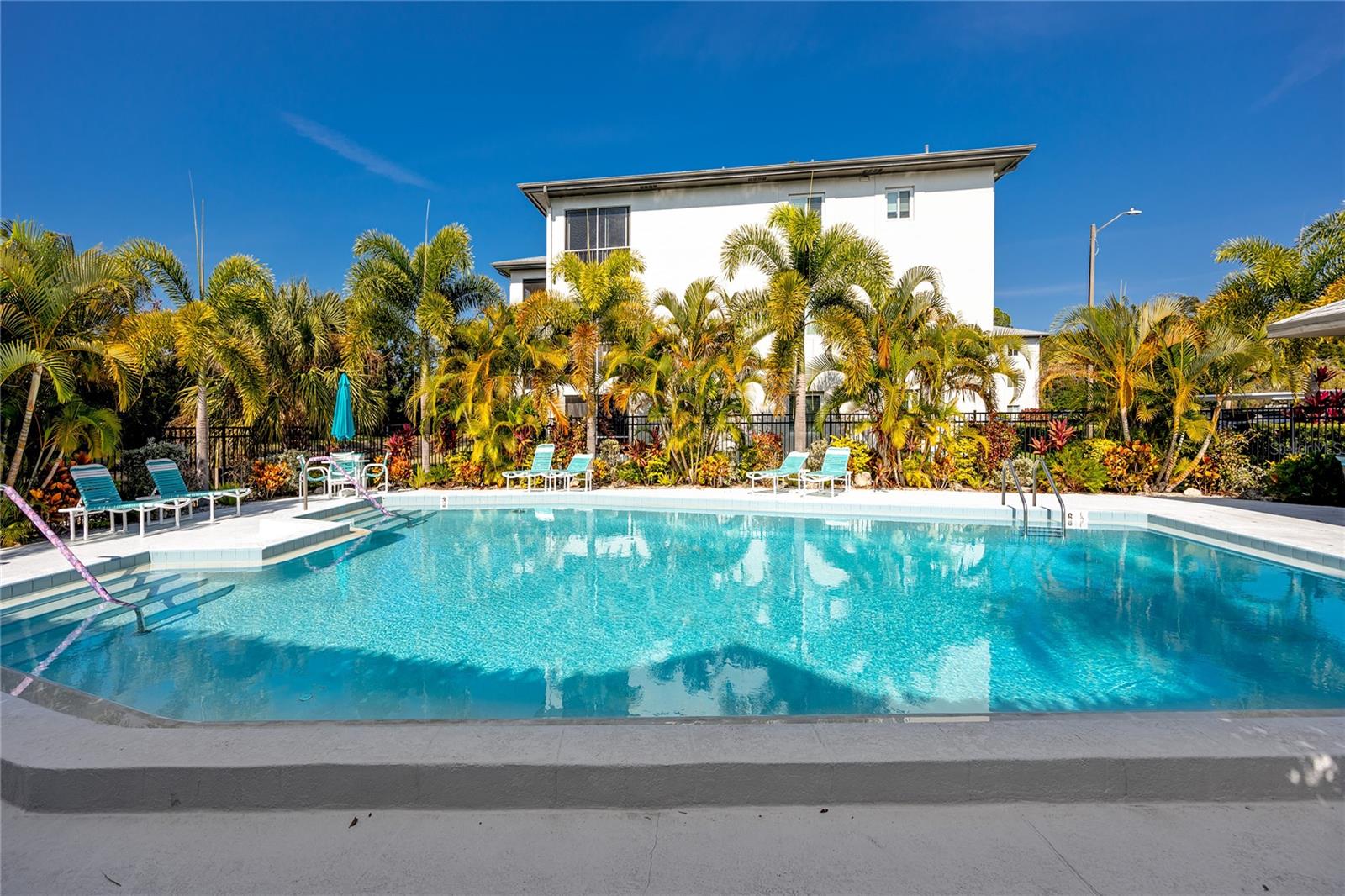 2737 ENTERPRISE RD E #112, CLEARWATER, FL — photo 37