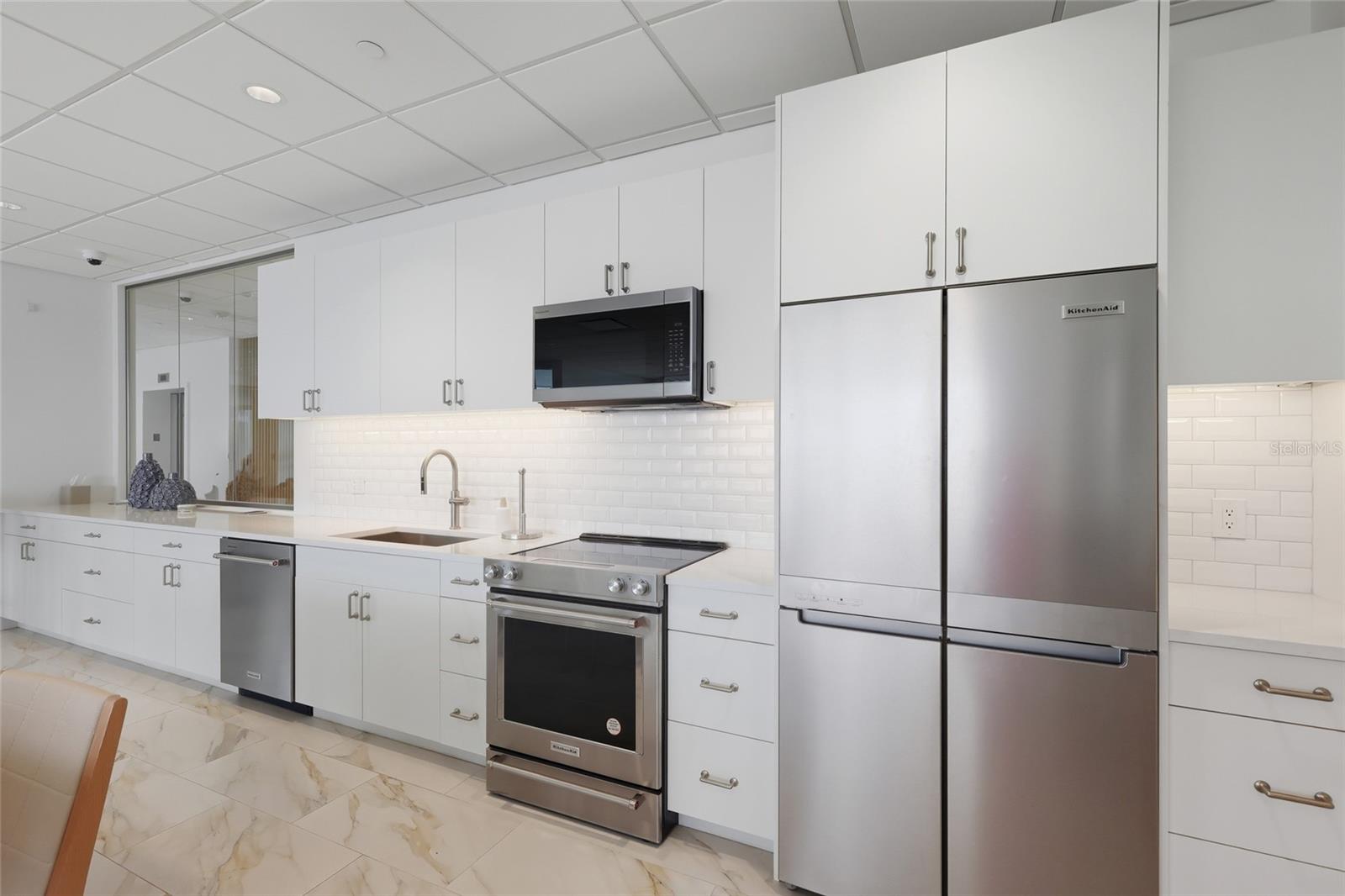 1750 BENJAMIN FRANKLIN DR #9B, SARASOTA, FL — photo 32