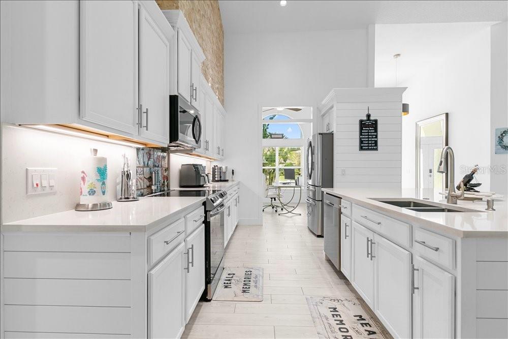30912 FAIRVISTA DR, TAVARES, FL — photo 27