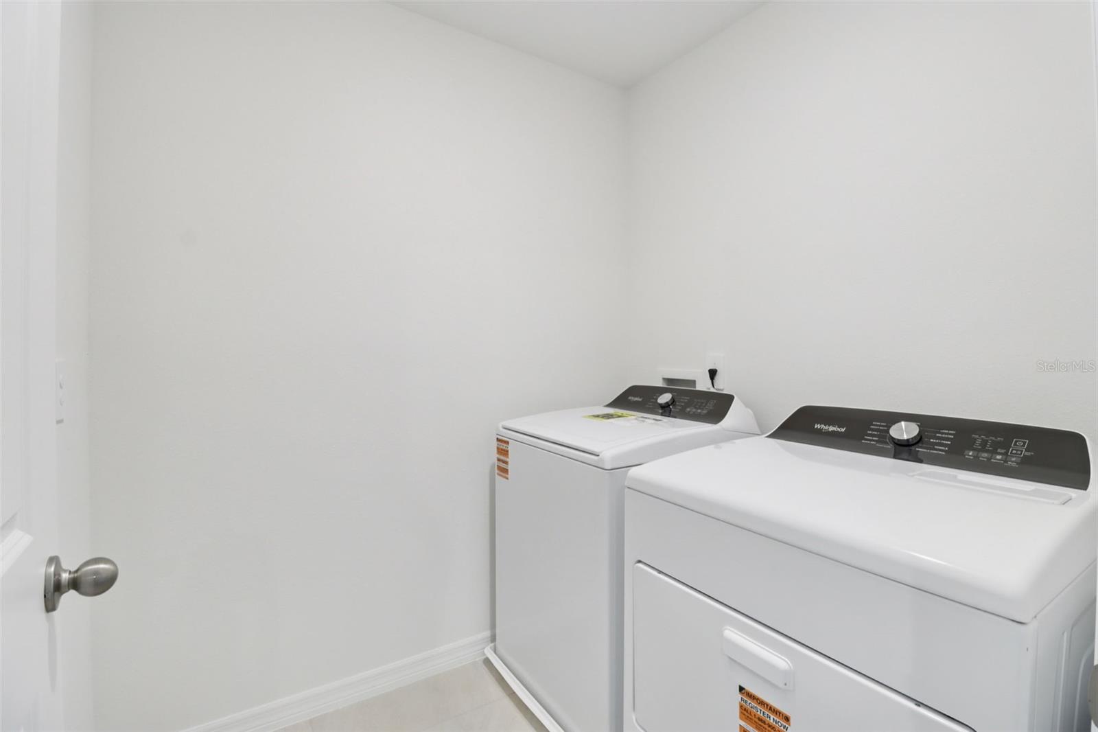 690 MUHLY WAY, LADY LAKE, FL — photo 41