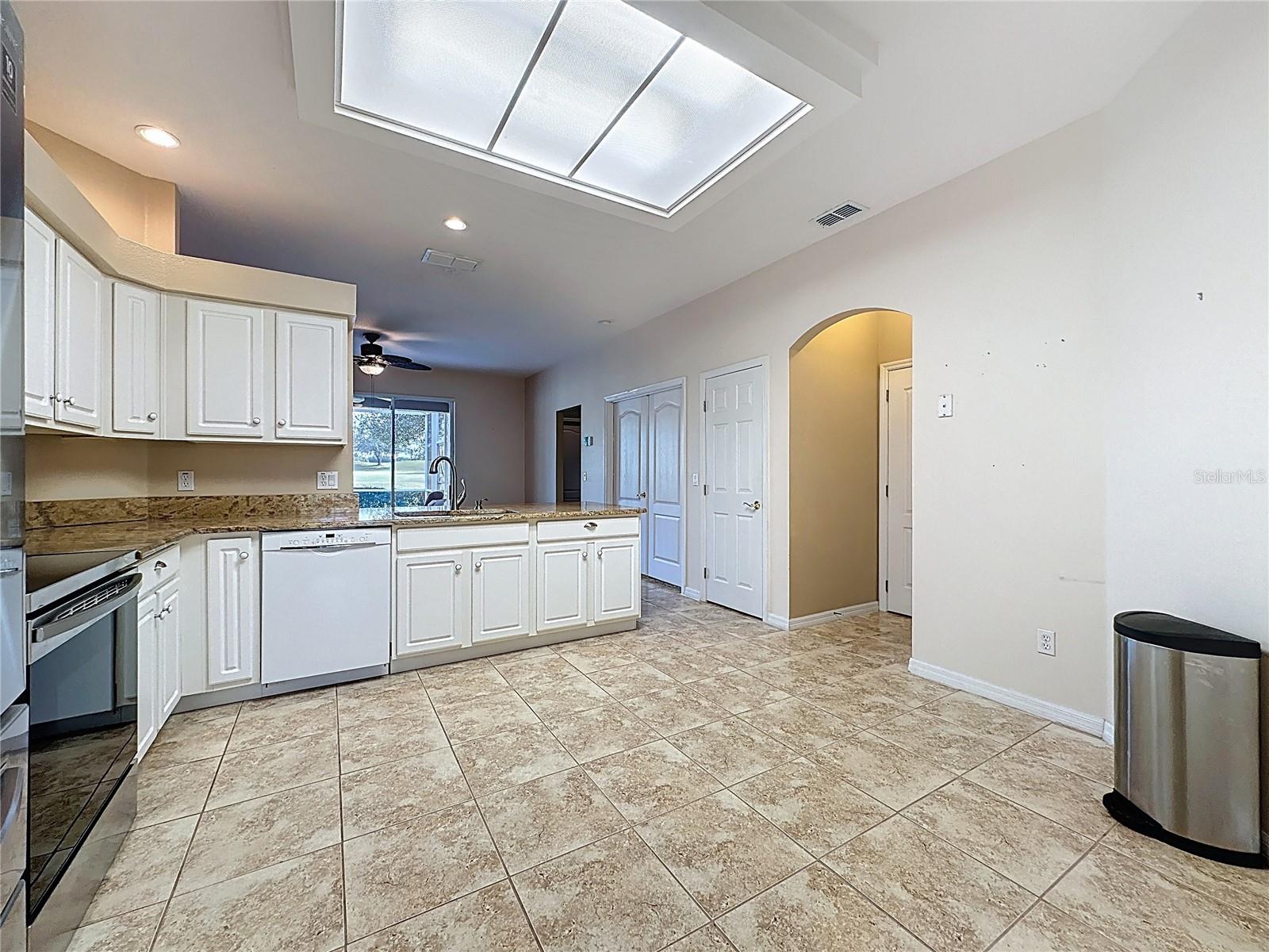 2535 NEW CASTLE CT, CLERMONT, FL — photo 37
