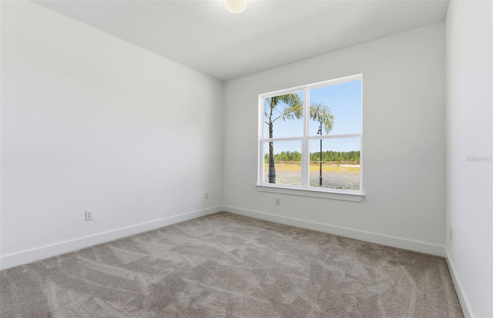 1662 SHIELDS PT, ZEPHYRHILLS, FL — photo 12