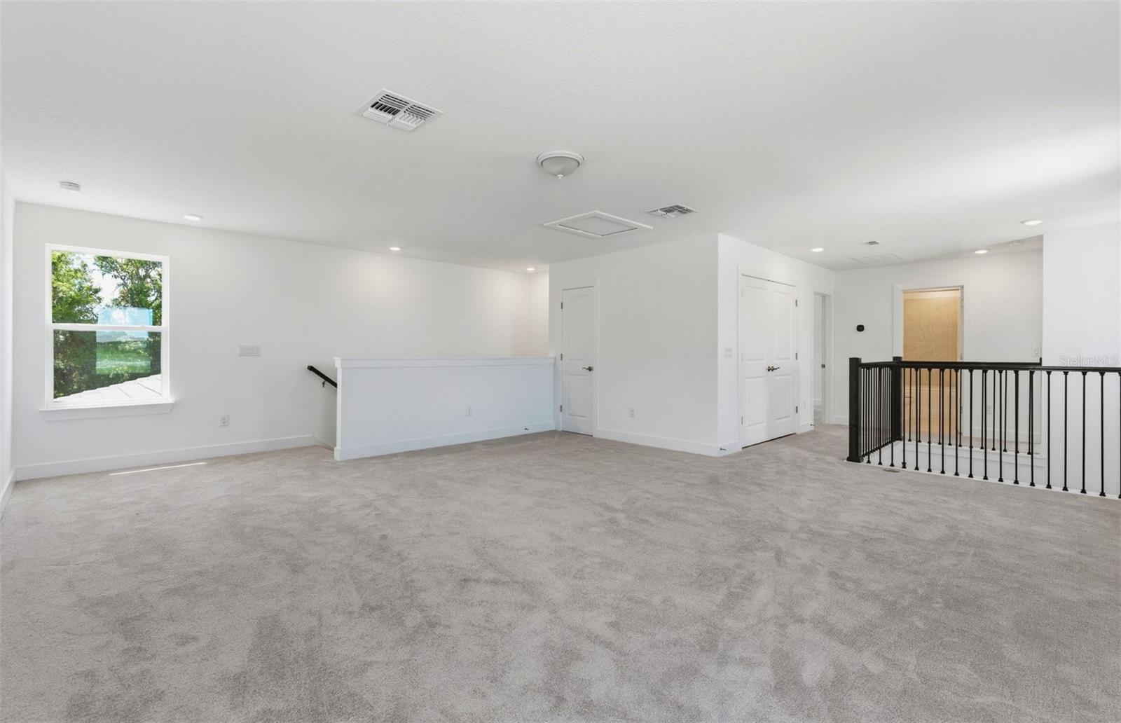 1662 SHIELDS PT, ZEPHYRHILLS, FL — photo 16