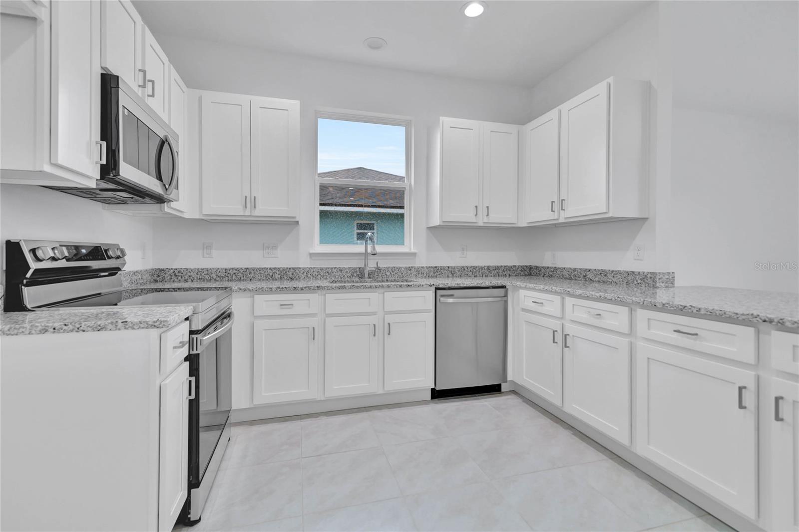 3788 WATERCLIFF CIR, GRAND ISLAND, FL — photo 5