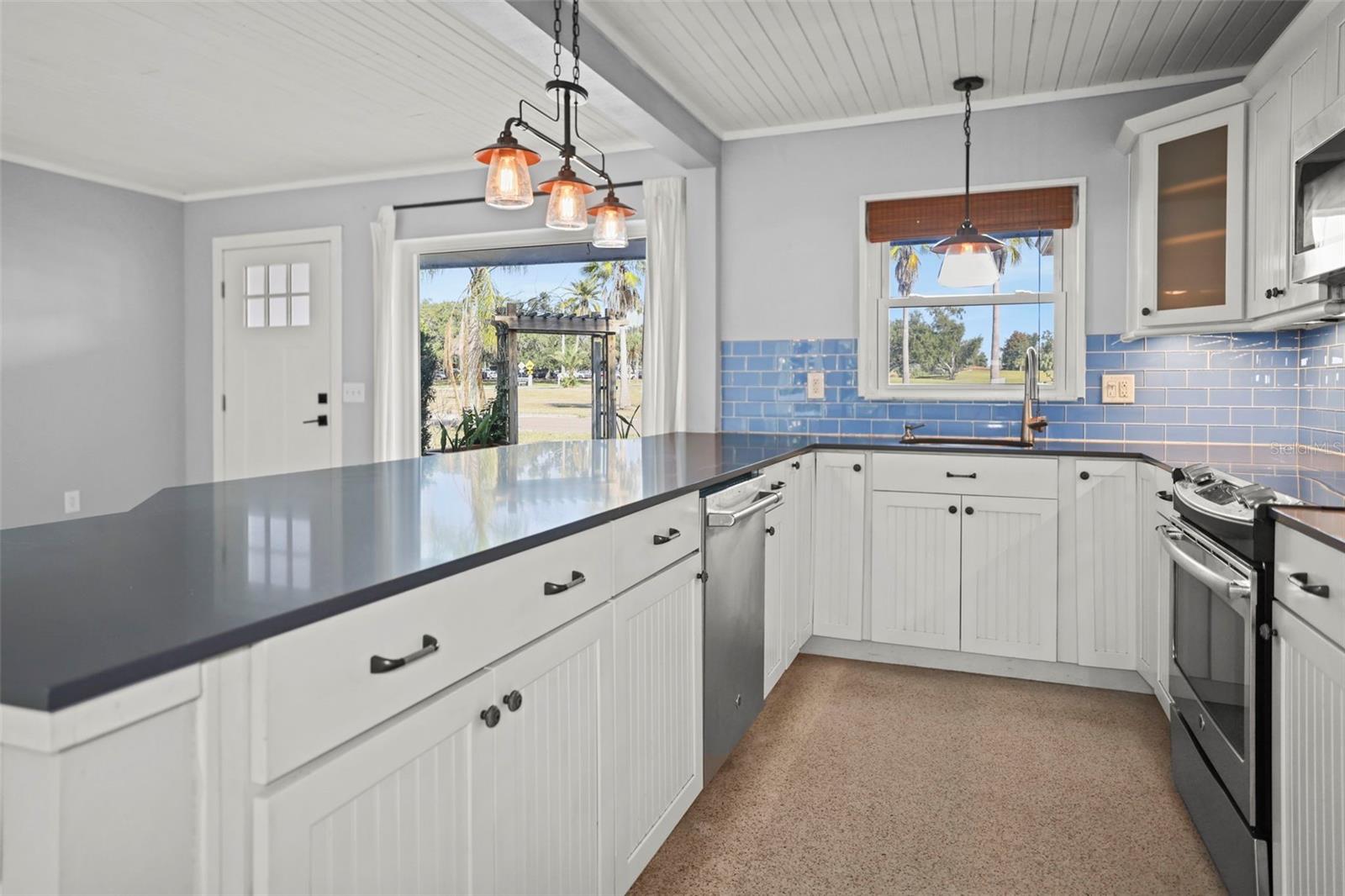 951 GREENWAY AVE, DUNEDIN, FL — photo 13