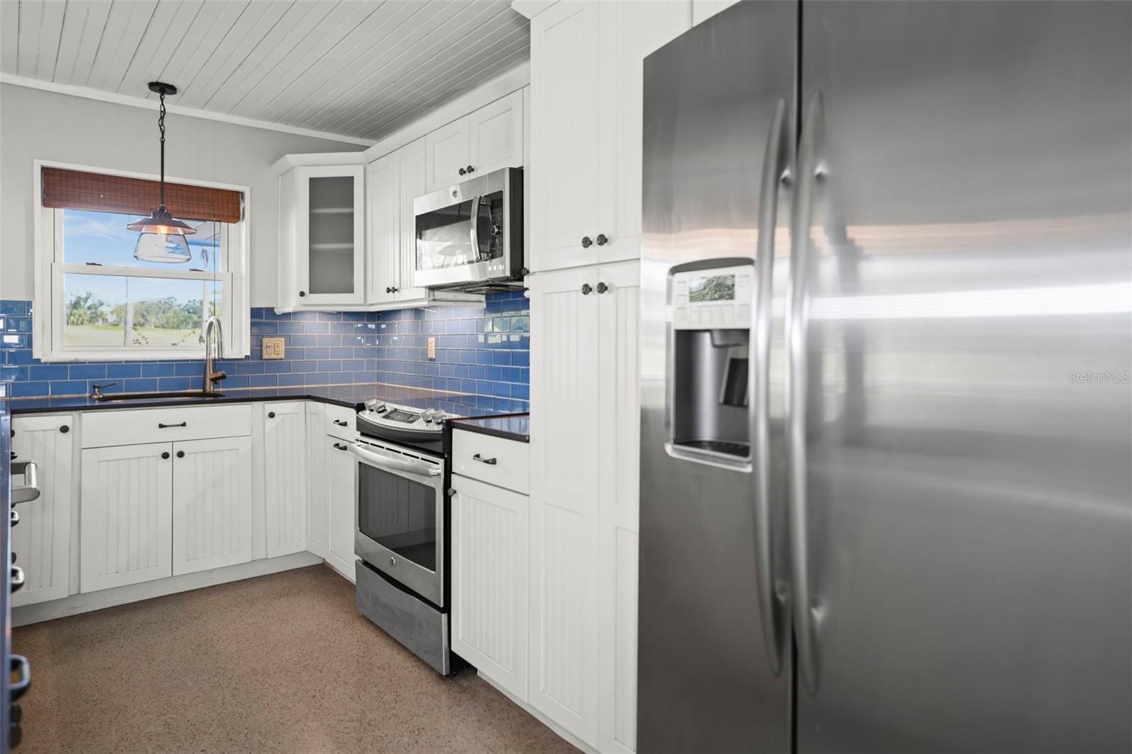 951 GREENWAY AVE, DUNEDIN, FL — photo 14