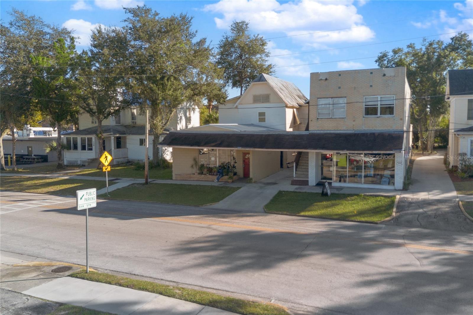 128 E RICH AVE, DELAND, FL