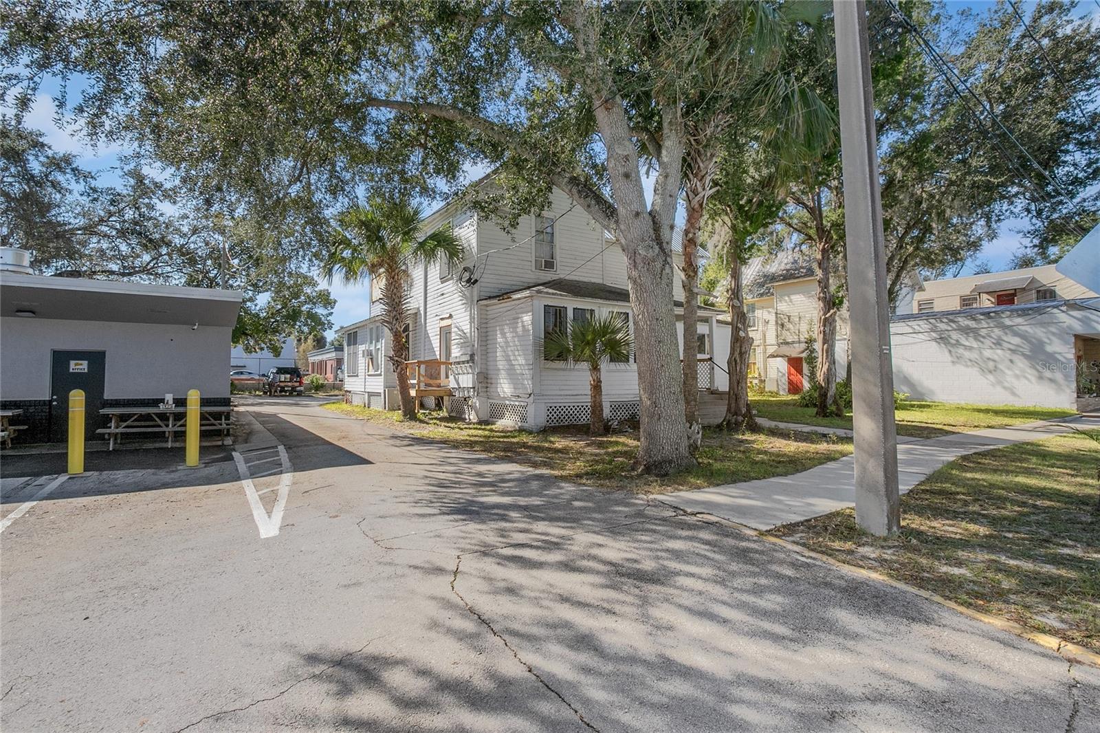 128 E RICH AVE, DELAND, FL — photo 27