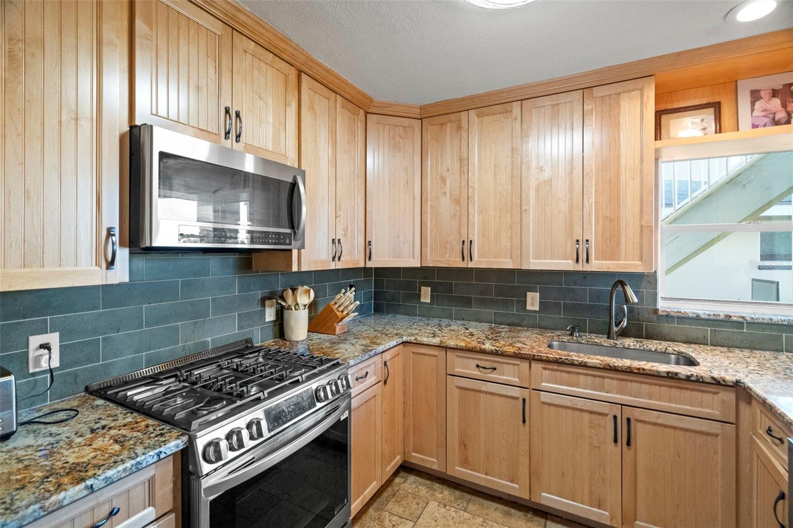 2288 EDYTHE DR, DUNEDIN, FL — photo 10
