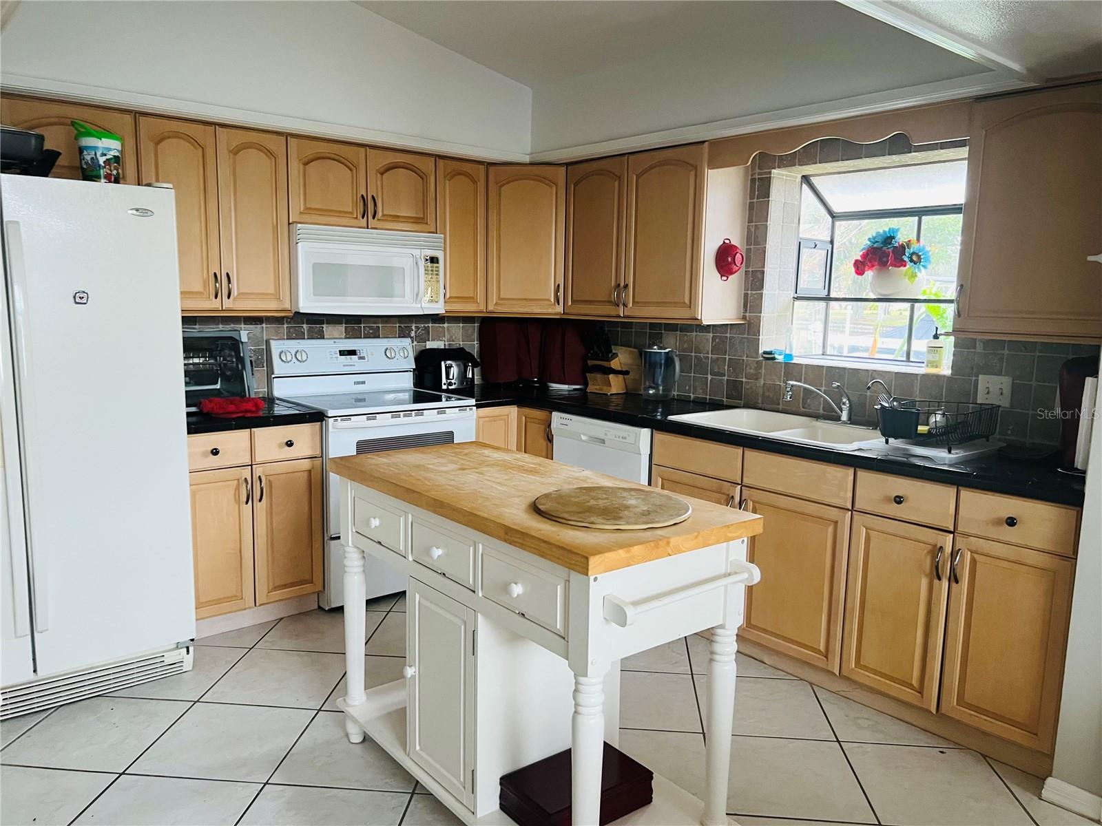 832 PALM HARBOR CT, LEESBURG, FL — photo 14