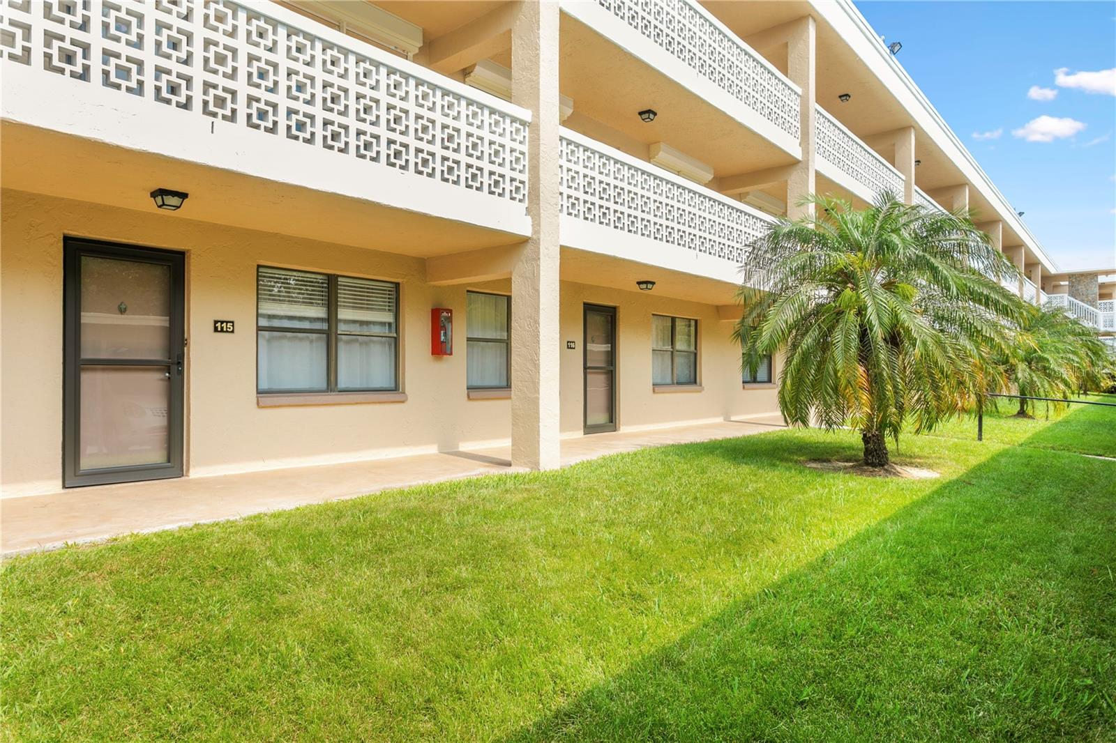 4920 LOCUST ST NE #115, ST PETERSBURG, FL — photo 2