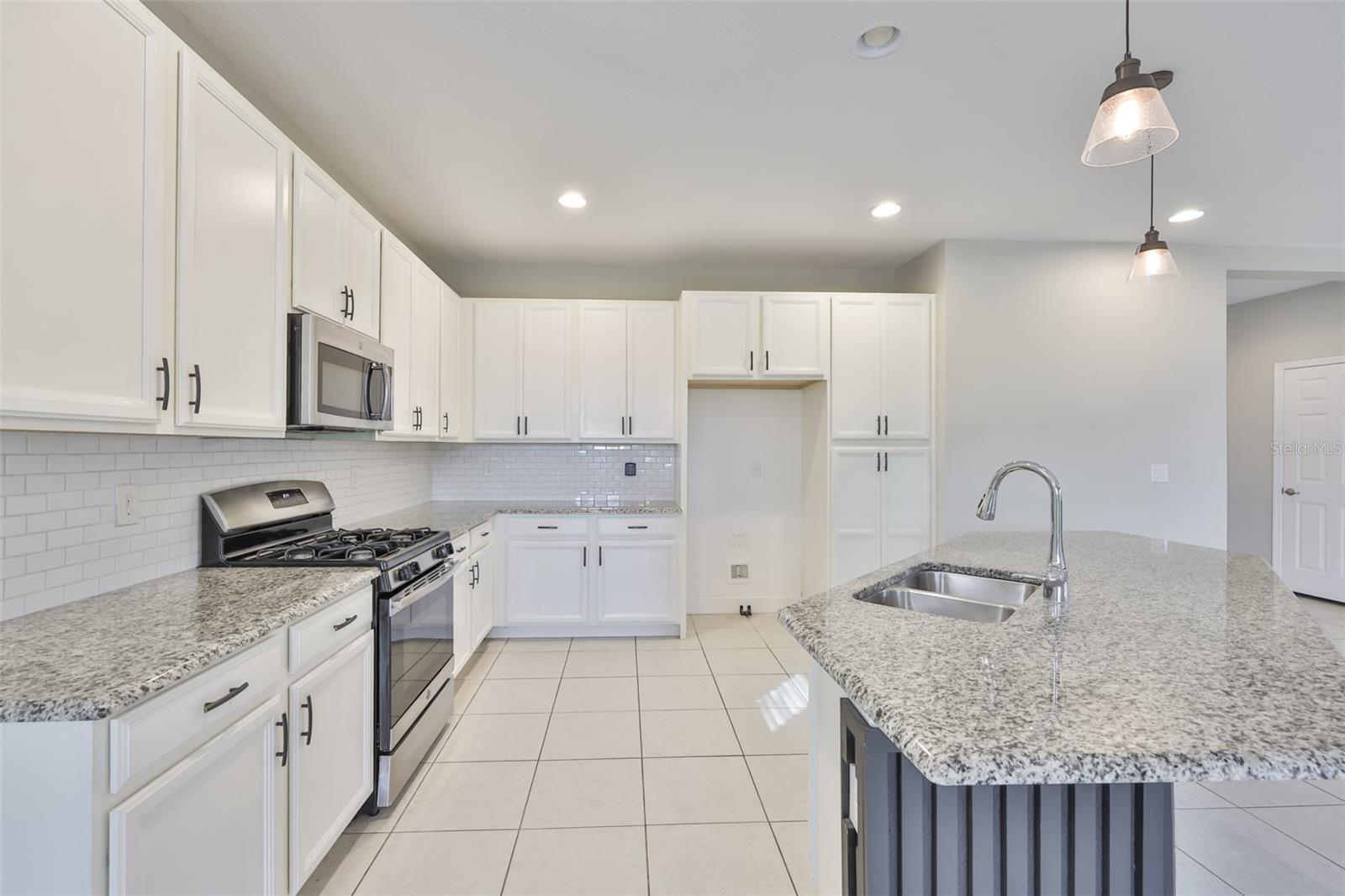 6207 VOYAGERS PL, APOLLO BEACH, FL — photo 24