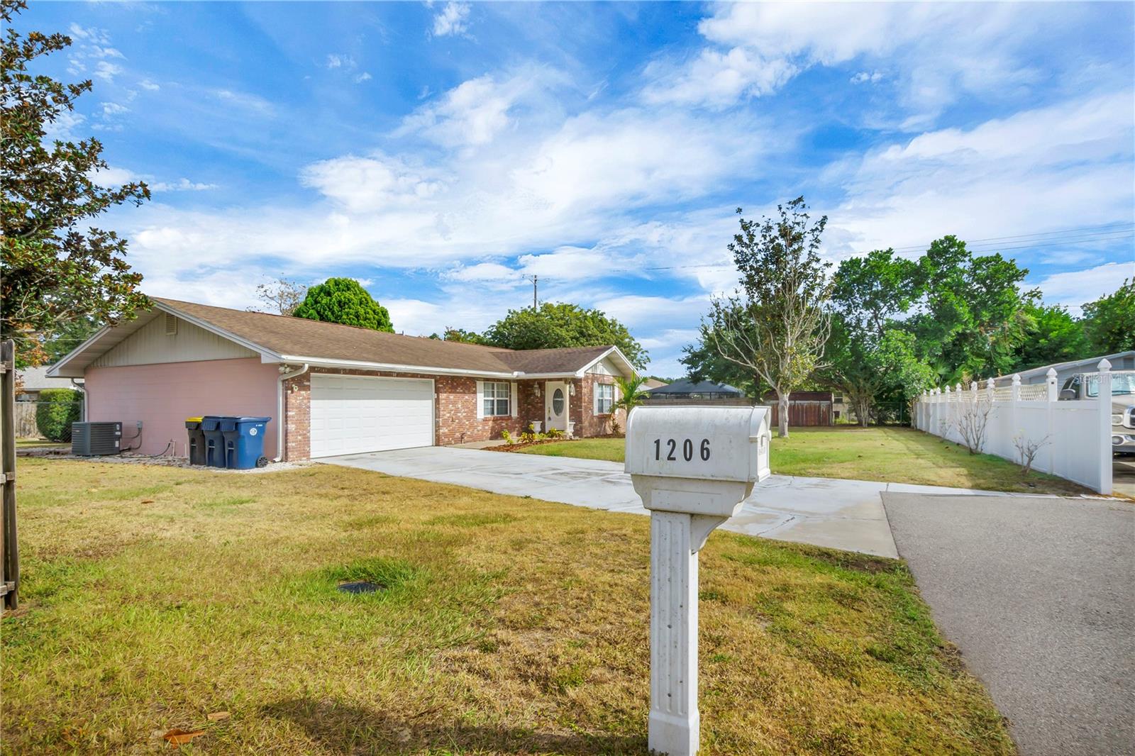 1206 SUSAN LN, AUBURNDALE, FL — photo 3