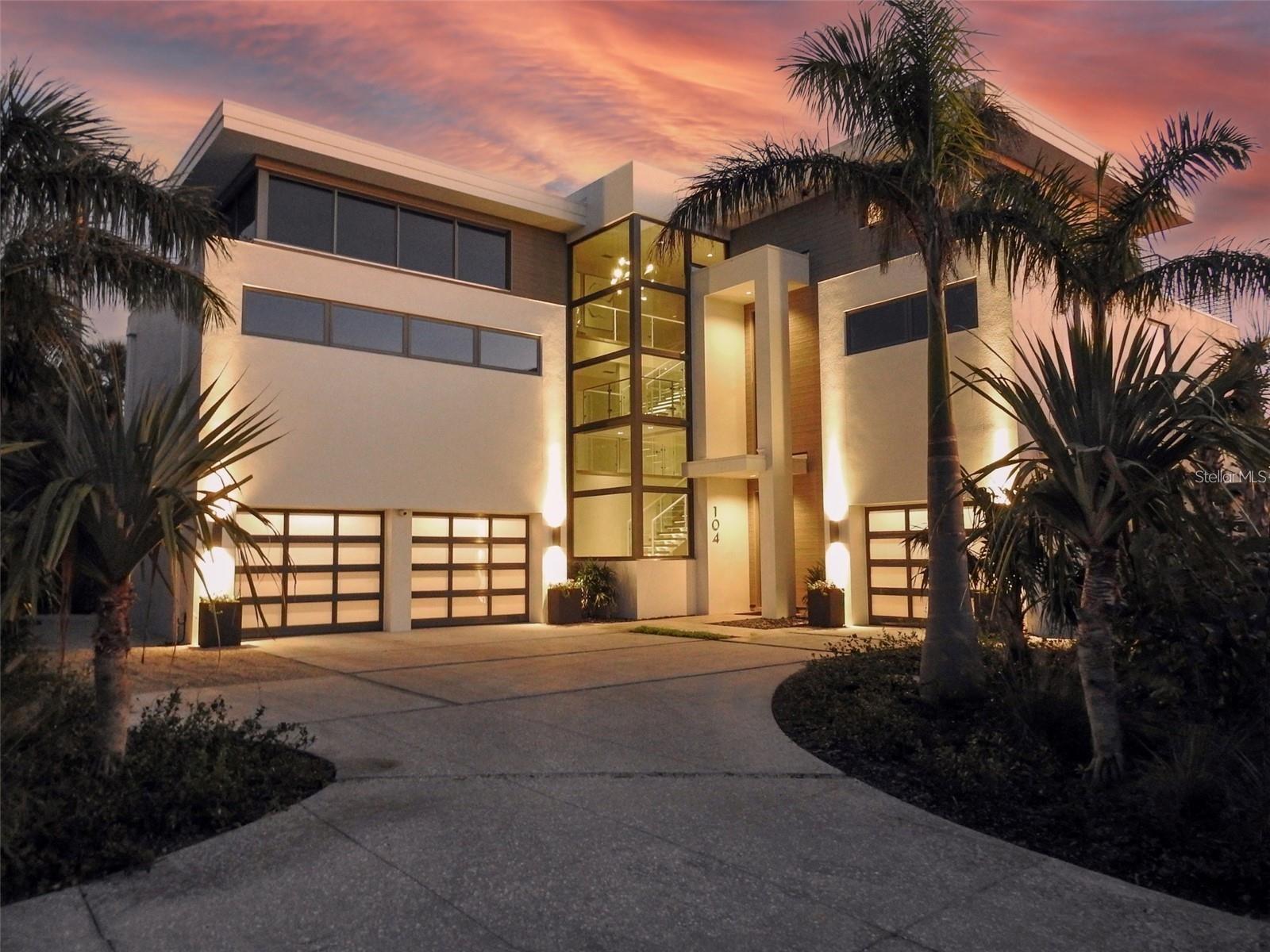 104 SUNSET LN, HOLMES BEACH, FL