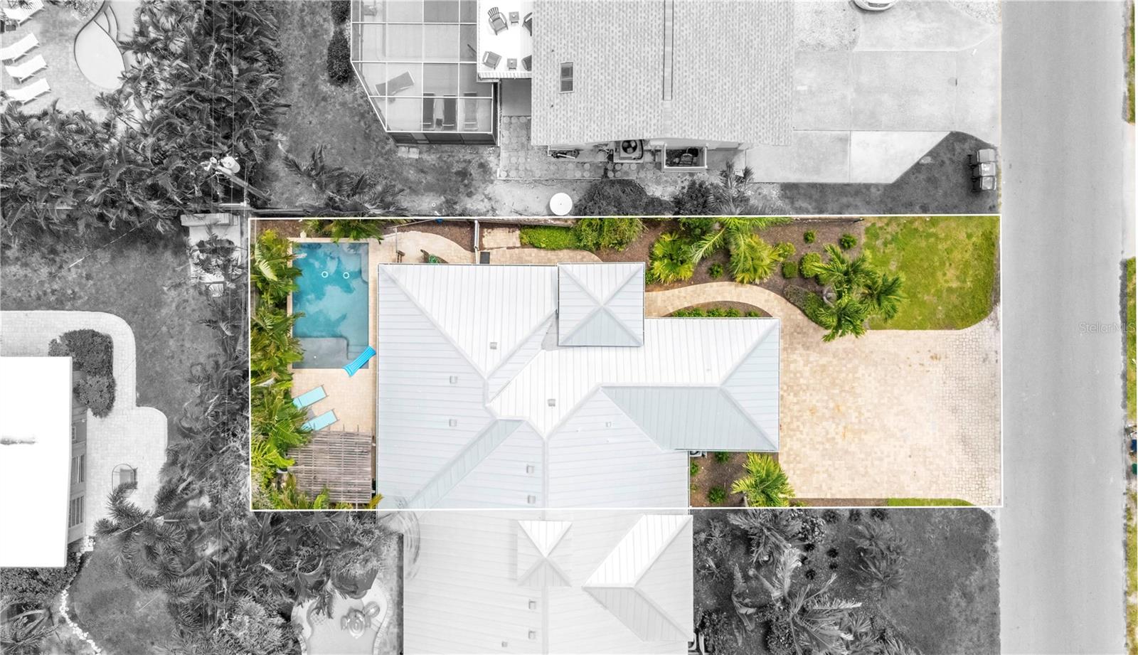 302 67TH ST, HOLMES BEACH, FL — photo 32