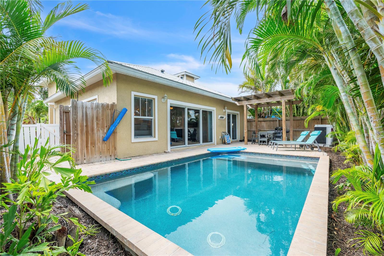 302 67TH ST, HOLMES BEACH, FL — photo 3