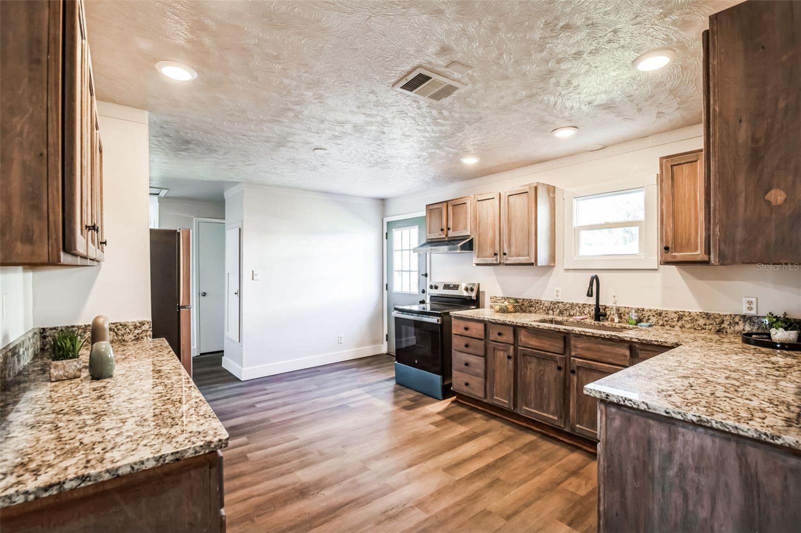 9400 NE 307TH CT, FORT MC COY, FL — photo 10