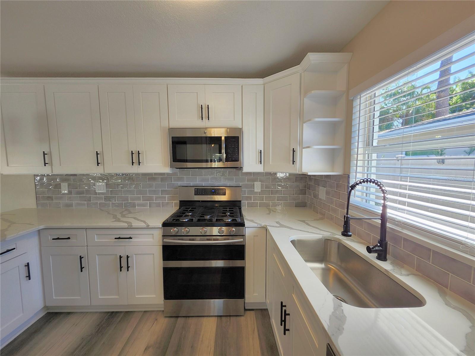 1818 SHORE ACRES BLVD NE, ST PETERSBURG, FL — photo 8