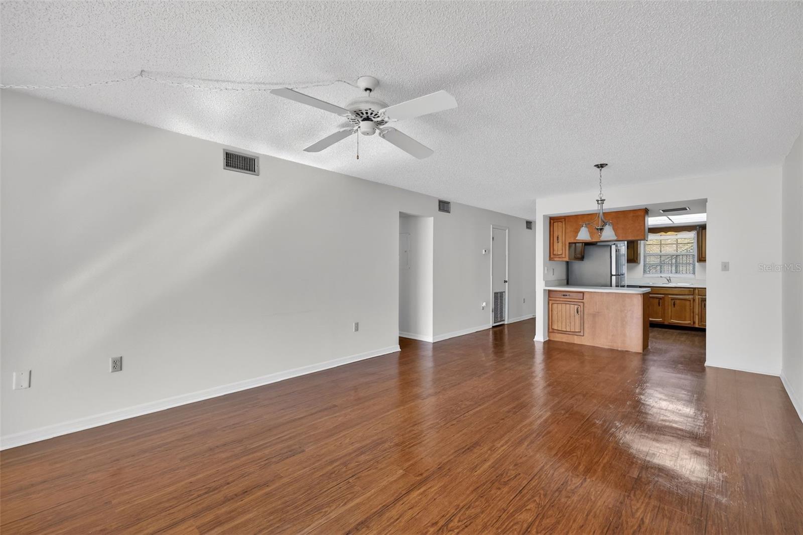 110 N TREMAIN ST #105, MOUNT DORA, FL — photo 21