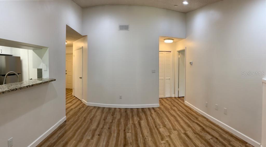 8625 MALLARD RESERVE DR #204, TAMPA, FL — photo 4