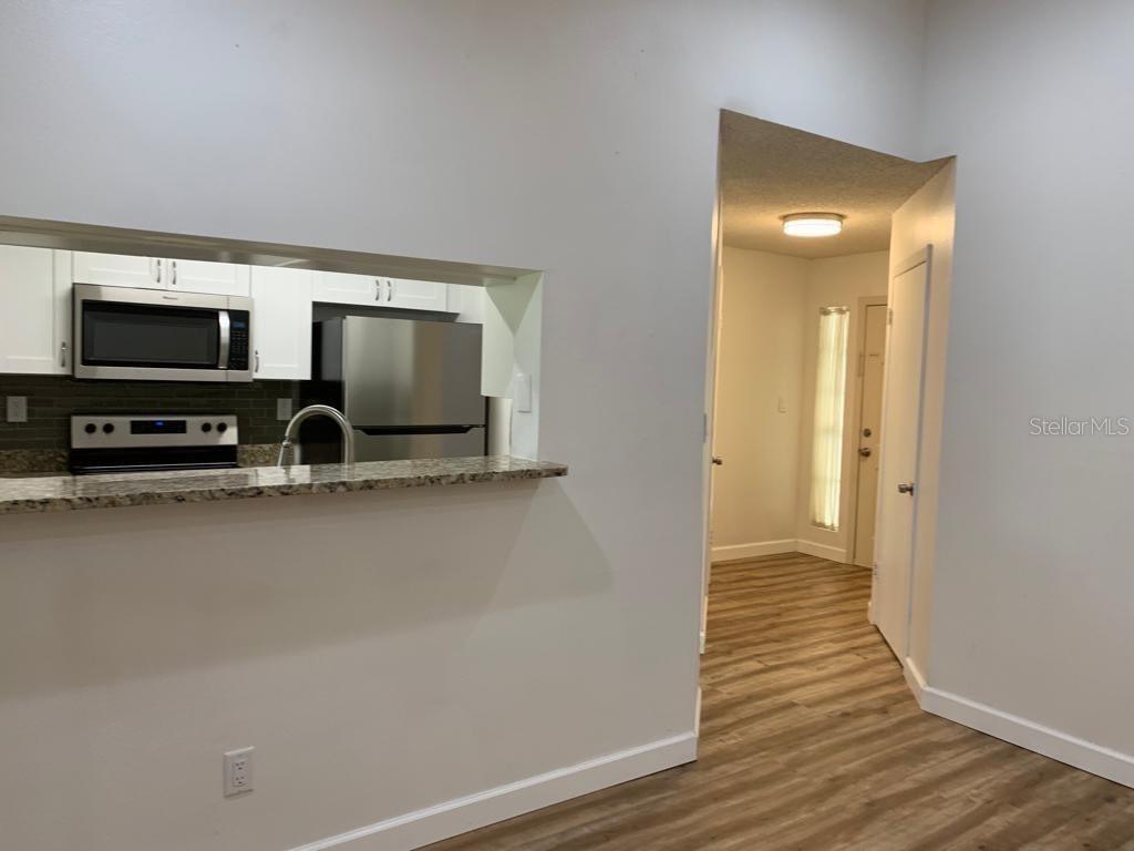 8625 MALLARD RESERVE DR #204, TAMPA, FL — photo 11