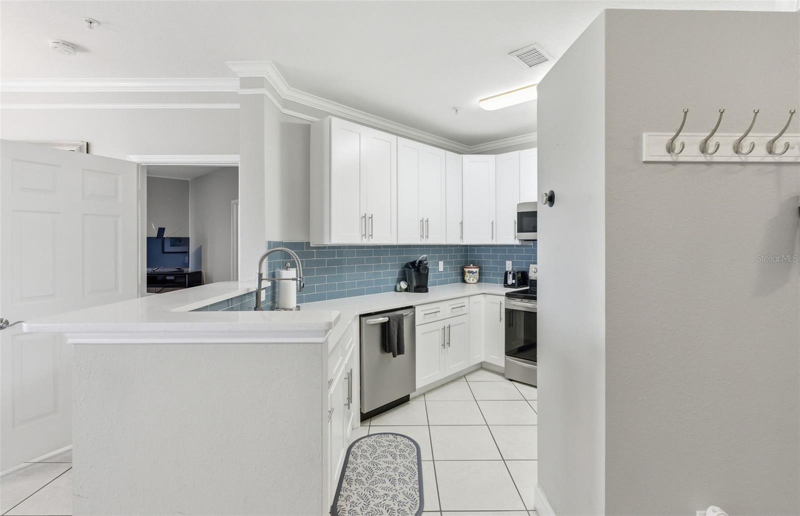 4345 BAYSIDE VILLAGE DR #302, TAMPA, FL — photo 14