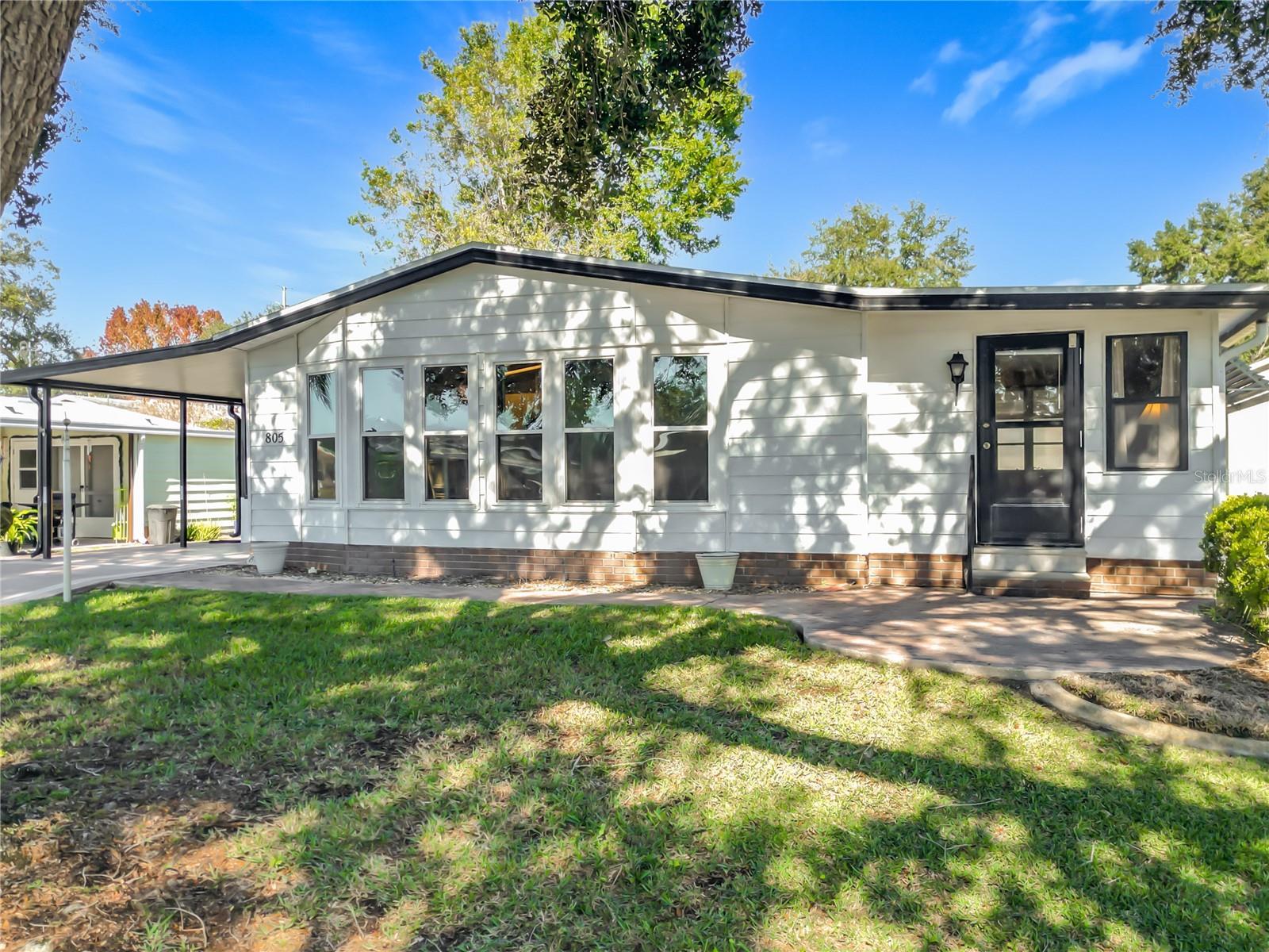 805 CAMELIA CT, LADY LAKE, FL — photo 4