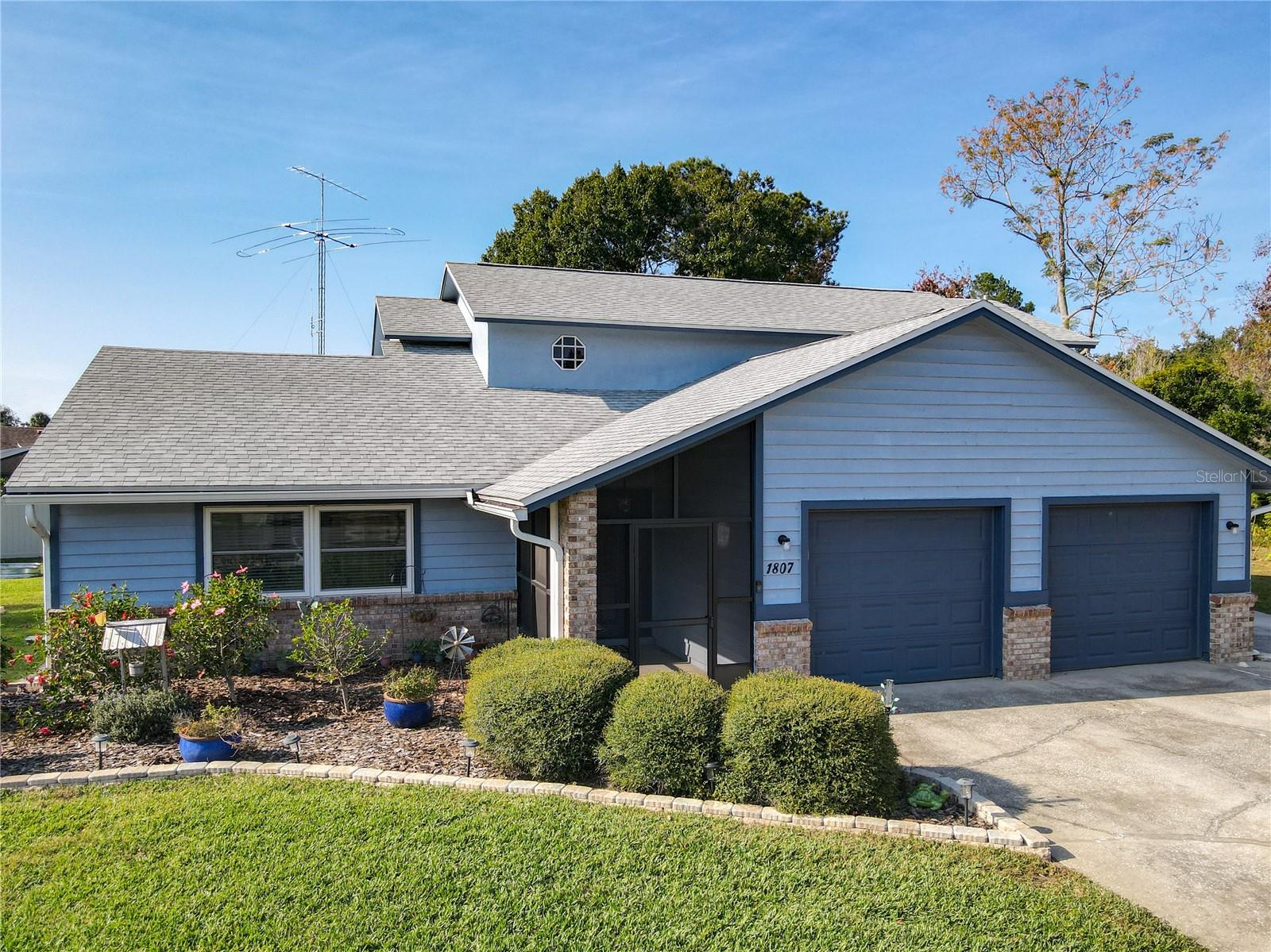 1807 VIRGINIA CT, TAVARES, FL