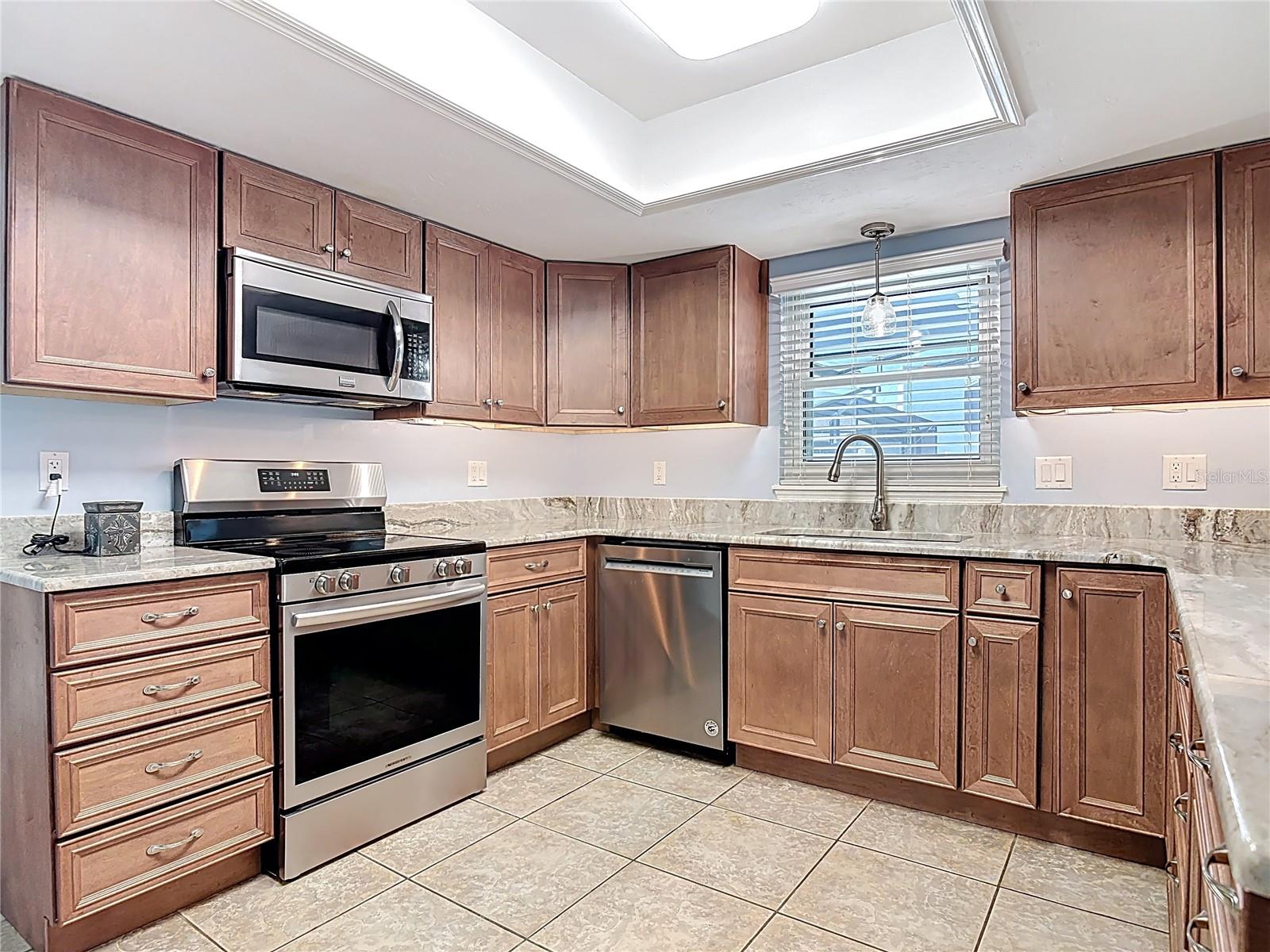 1807 VIRGINIA CT, TAVARES, FL — photo 19