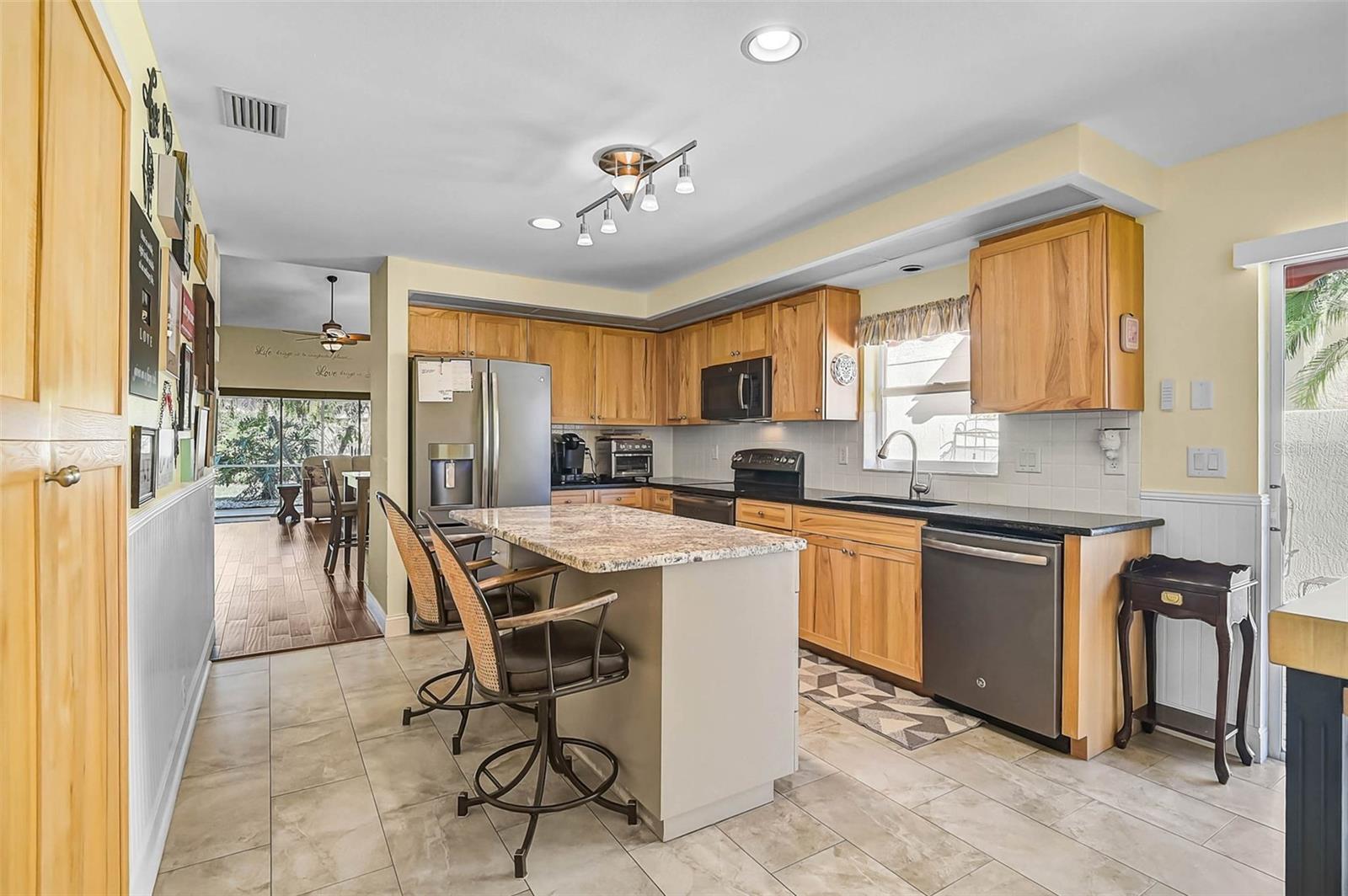 4041 MURFIELD DR E, BRADENTON, FL — photo 9