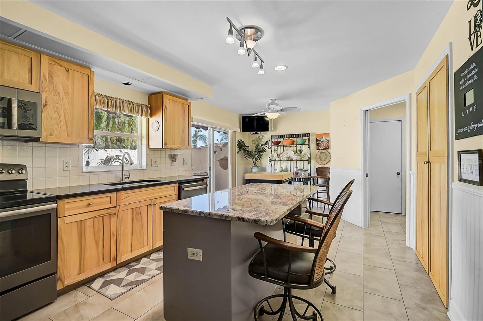 4041 MURFIELD DR E, BRADENTON, FL — photo 10