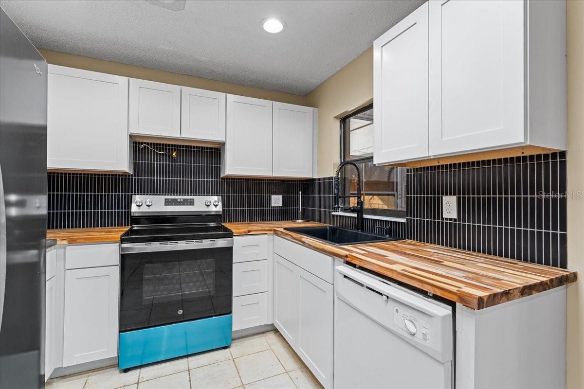 3701 MODESTO ST, NEW PORT RICHEY, FL — photo 8