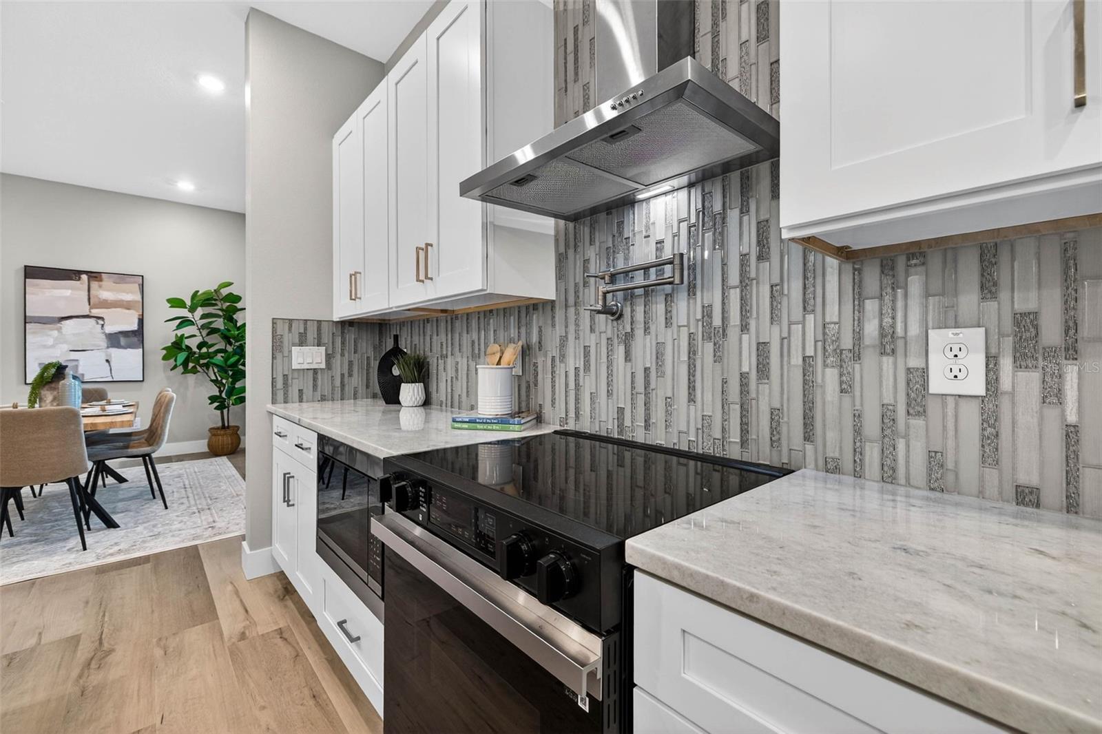 2540 34TH AVE N, ST PETERSBURG, FL — photo 10