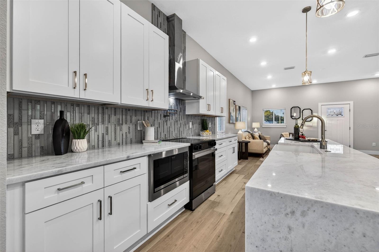 2540 34TH AVE N, ST PETERSBURG, FL — photo 12