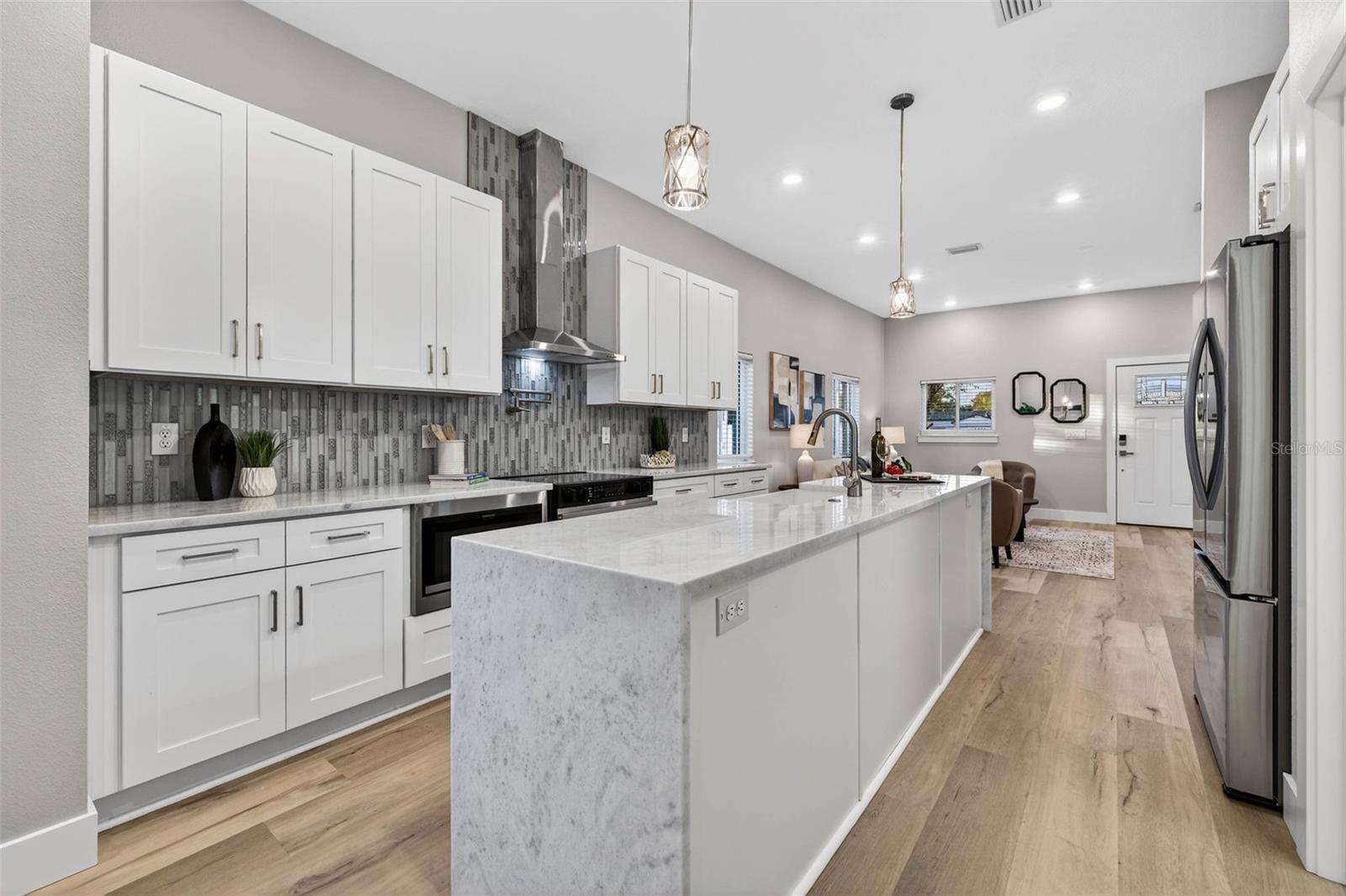 2540 34TH AVE N, ST PETERSBURG, FL — photo 13