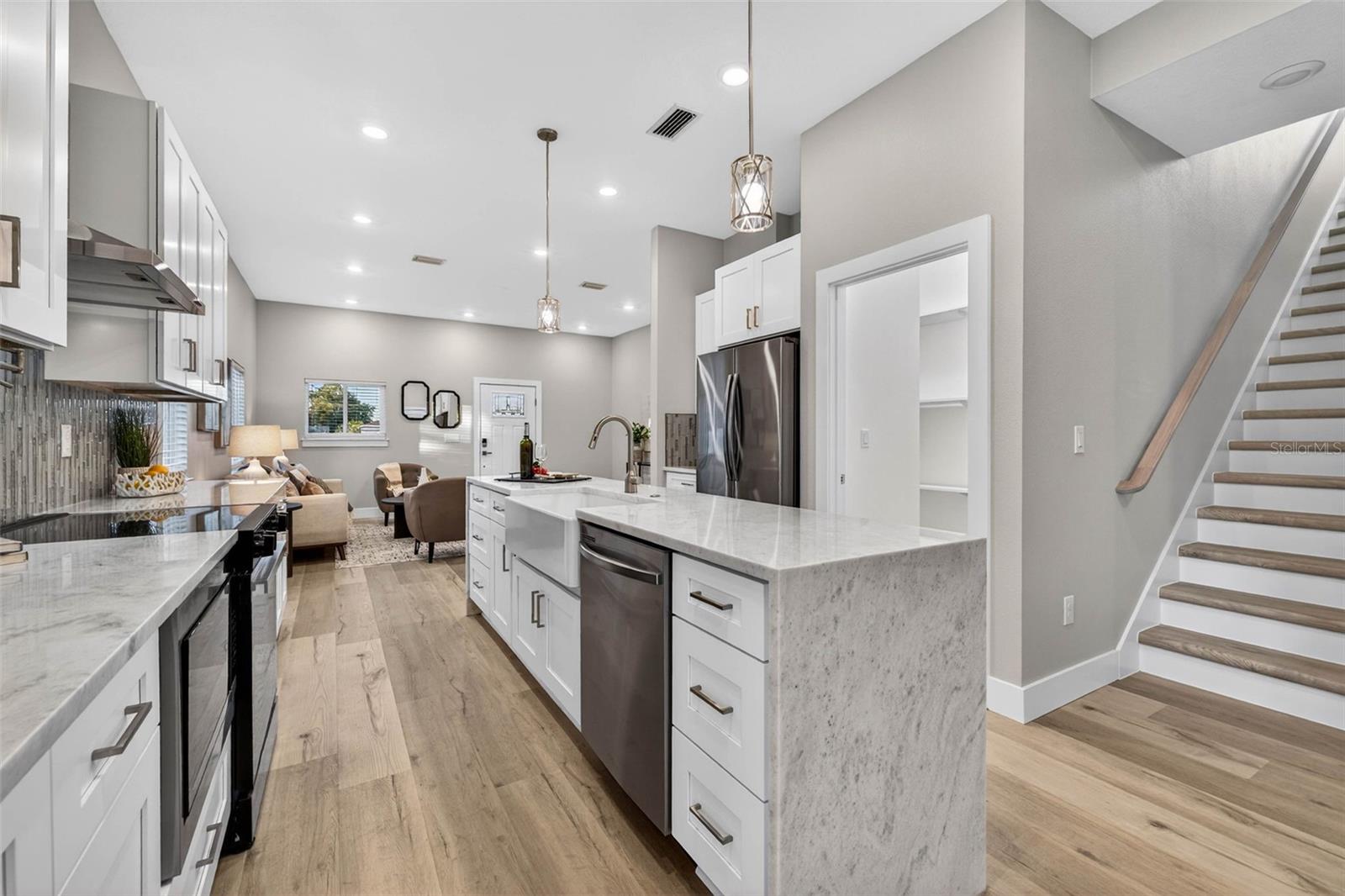 2540 34TH AVE N, ST PETERSBURG, FL — photo 16
