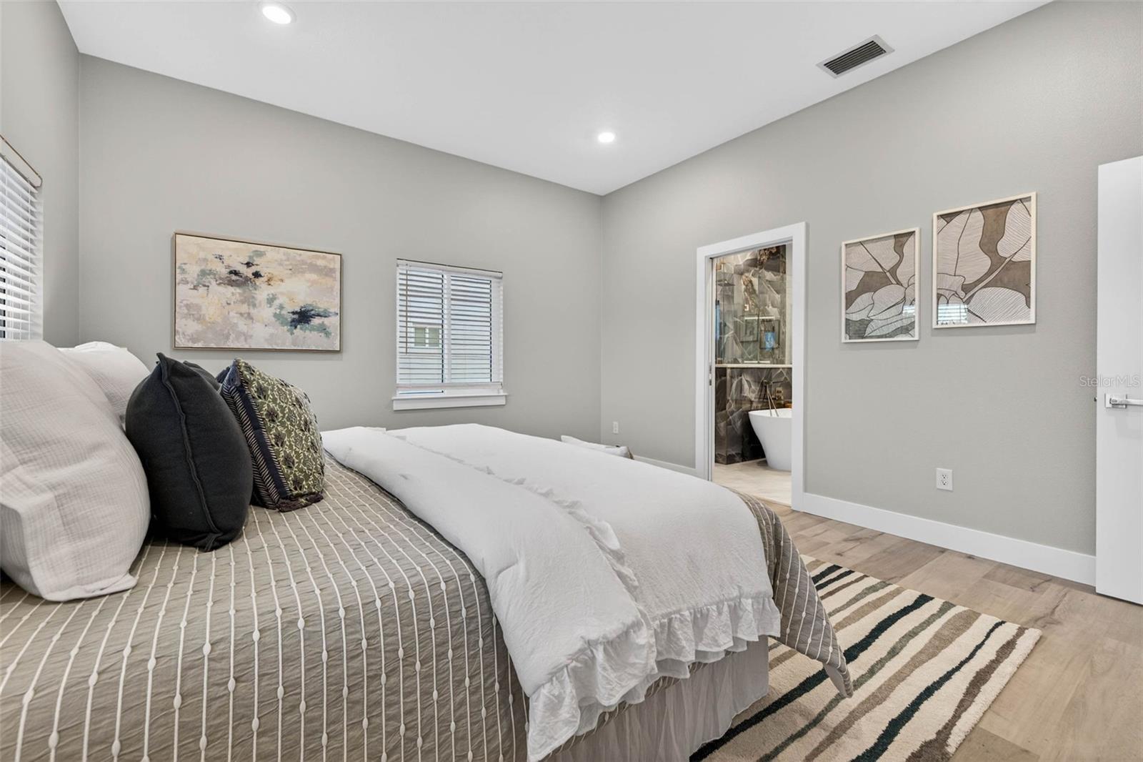 2540 34TH AVE N, ST PETERSBURG, FL — photo 22